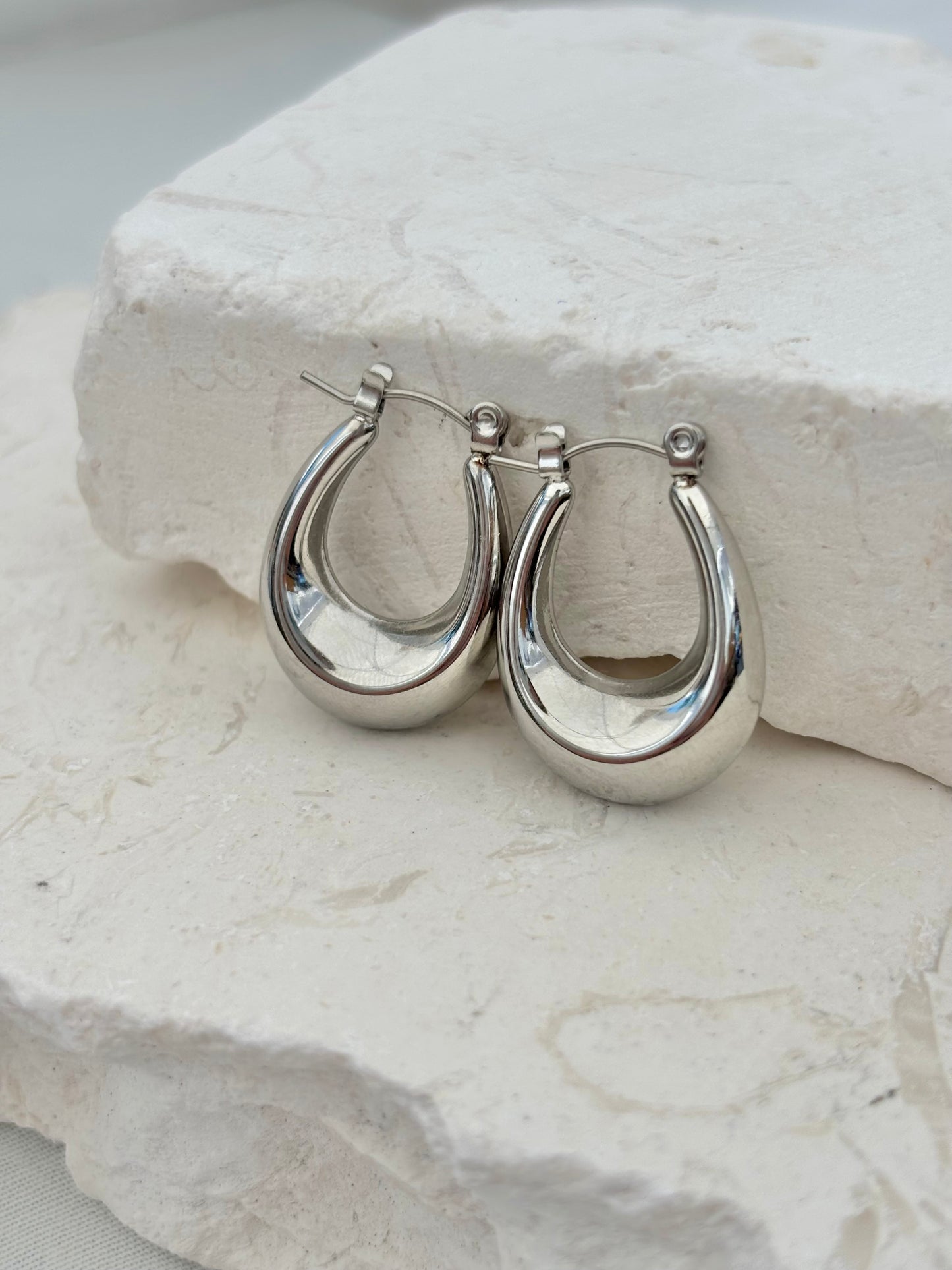 ROSIE HOOP EARRINGS