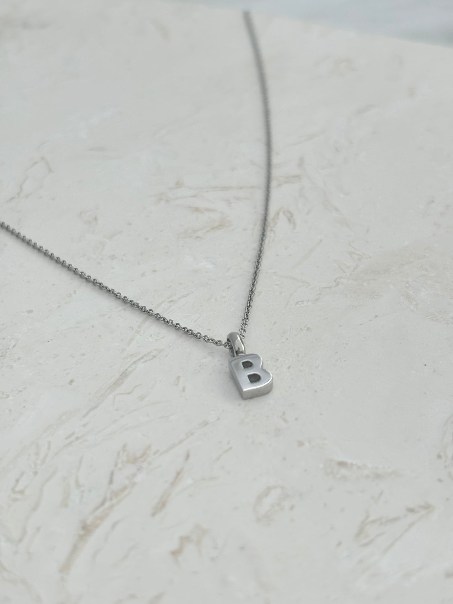 LETTER CHARM NECKLACE SILVER