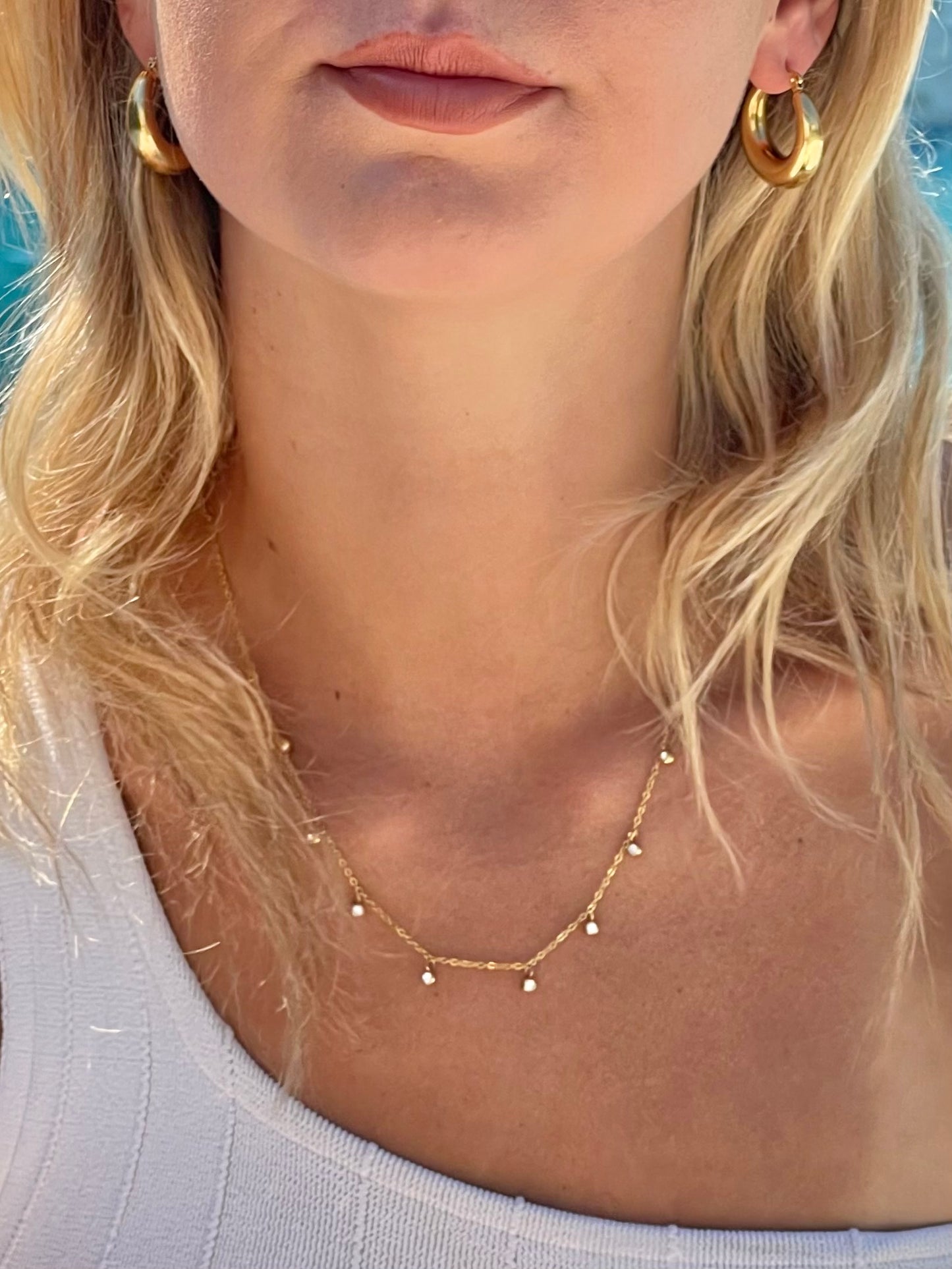 CORALINE SMALL HOOP EARRINGS