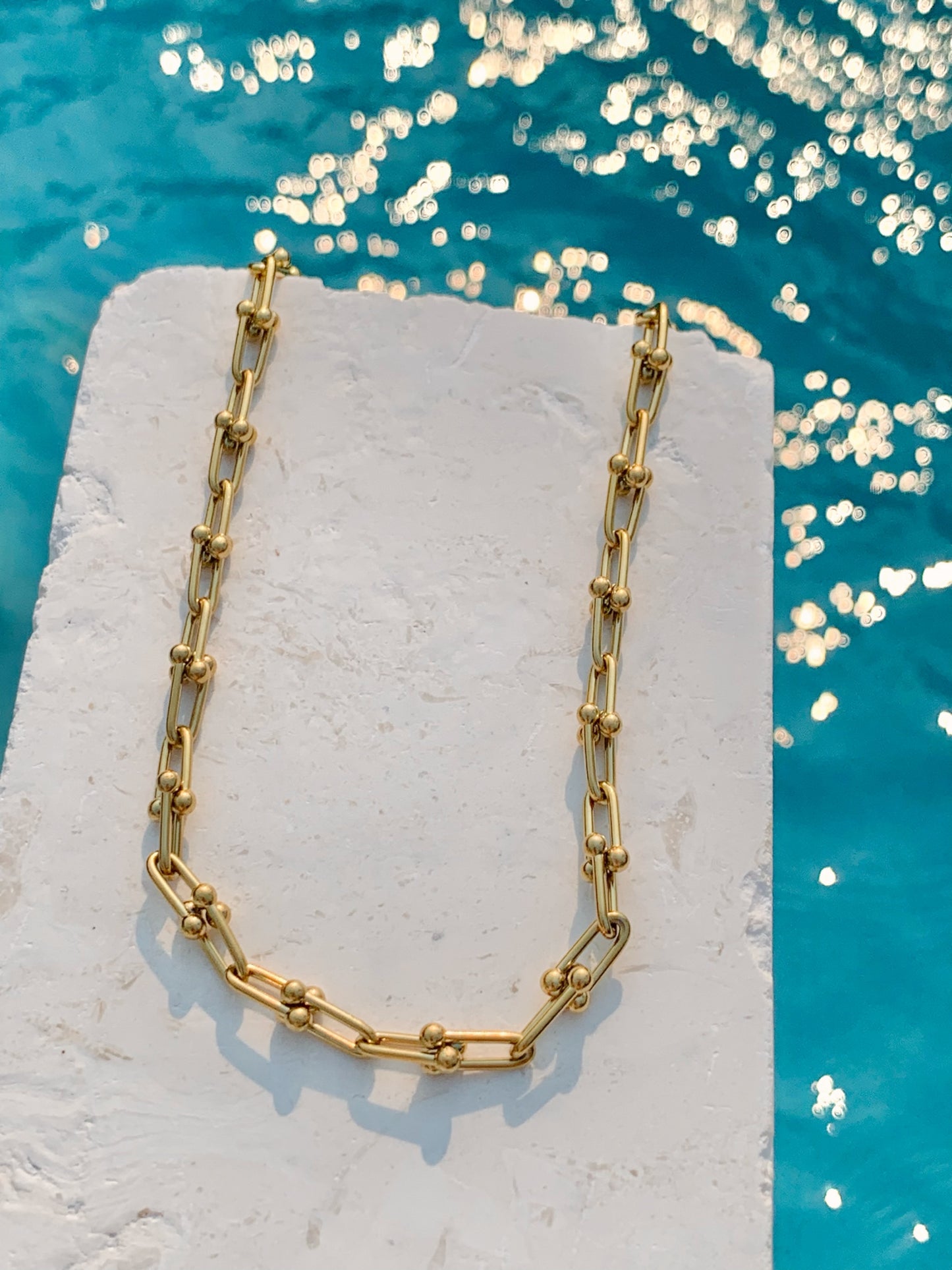 VICTORIA LINK NECKLACE