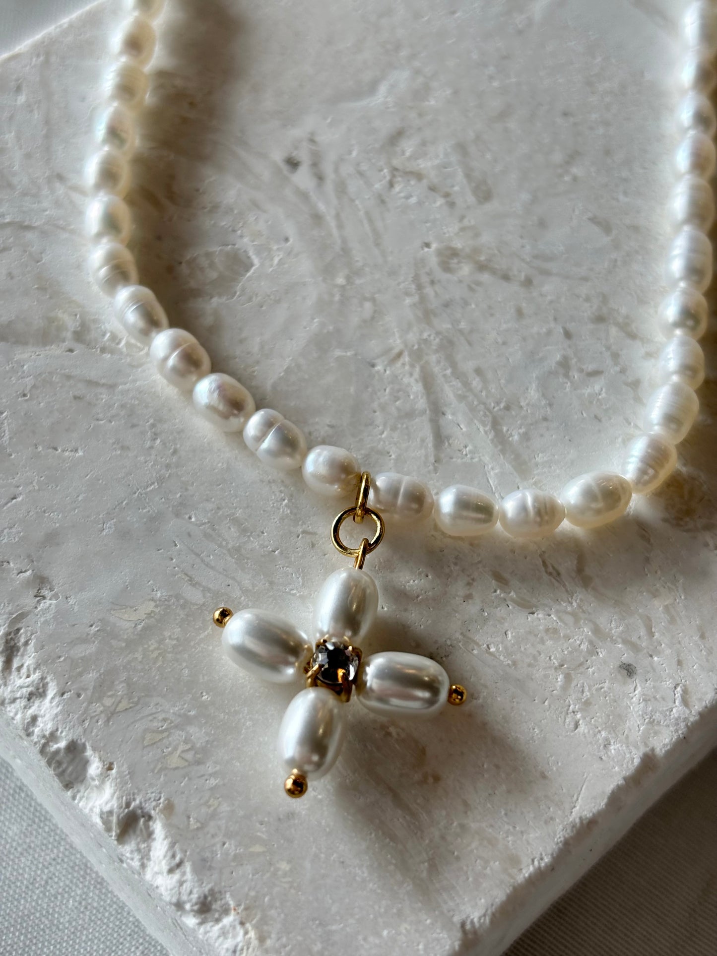 ROSALIE NECKLACE