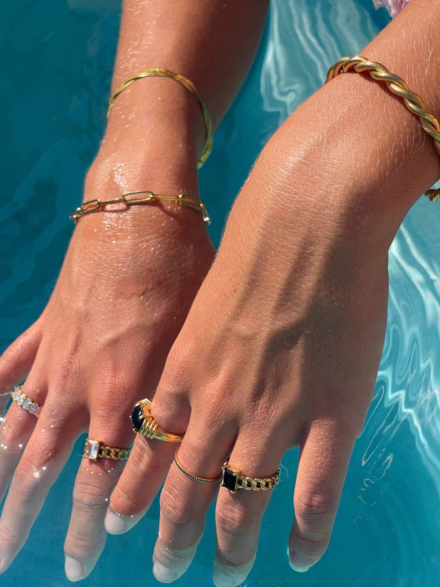 MIRA BLACK CRYSTAL RING