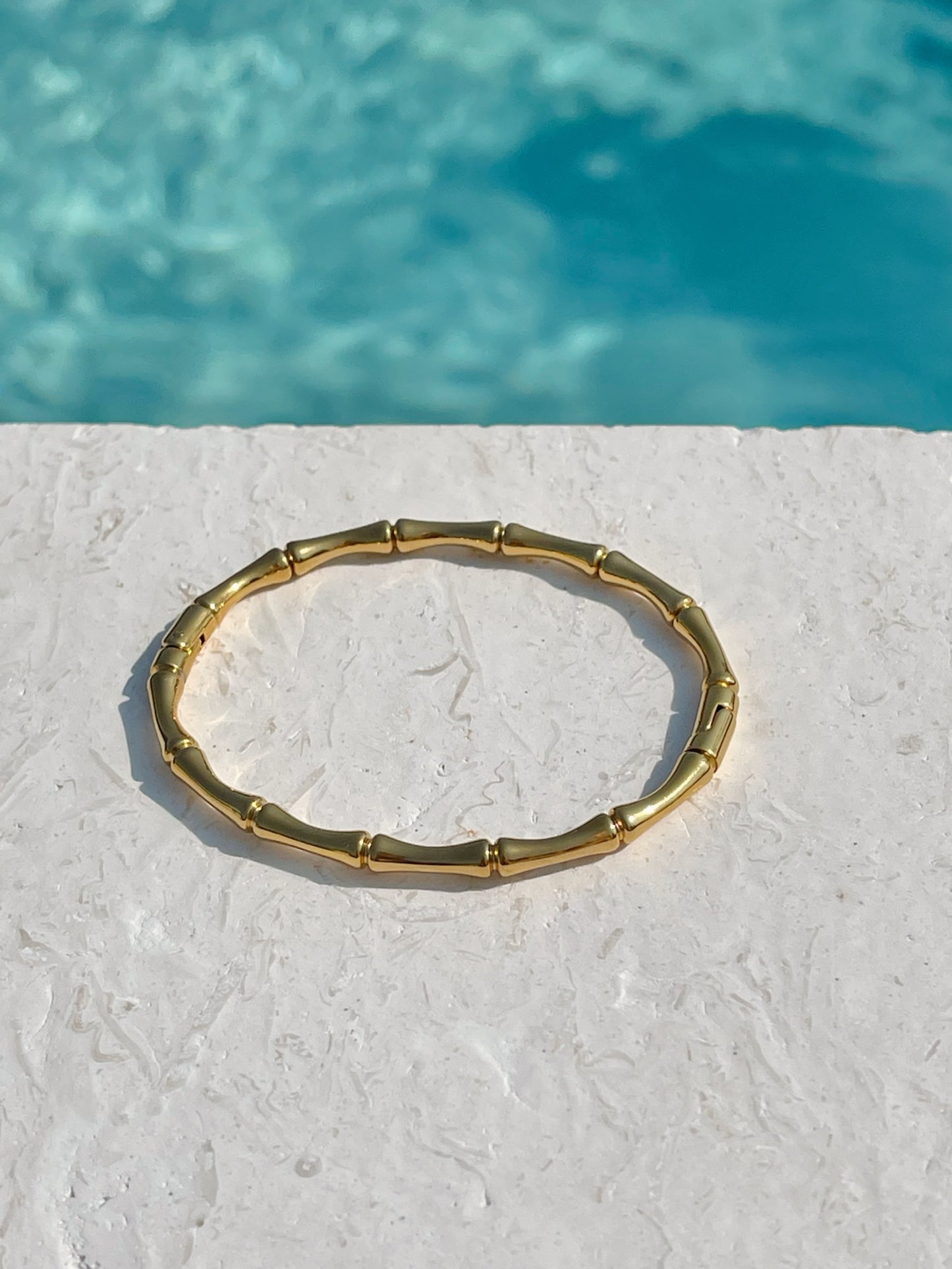 JUNO CLASP BANGLE