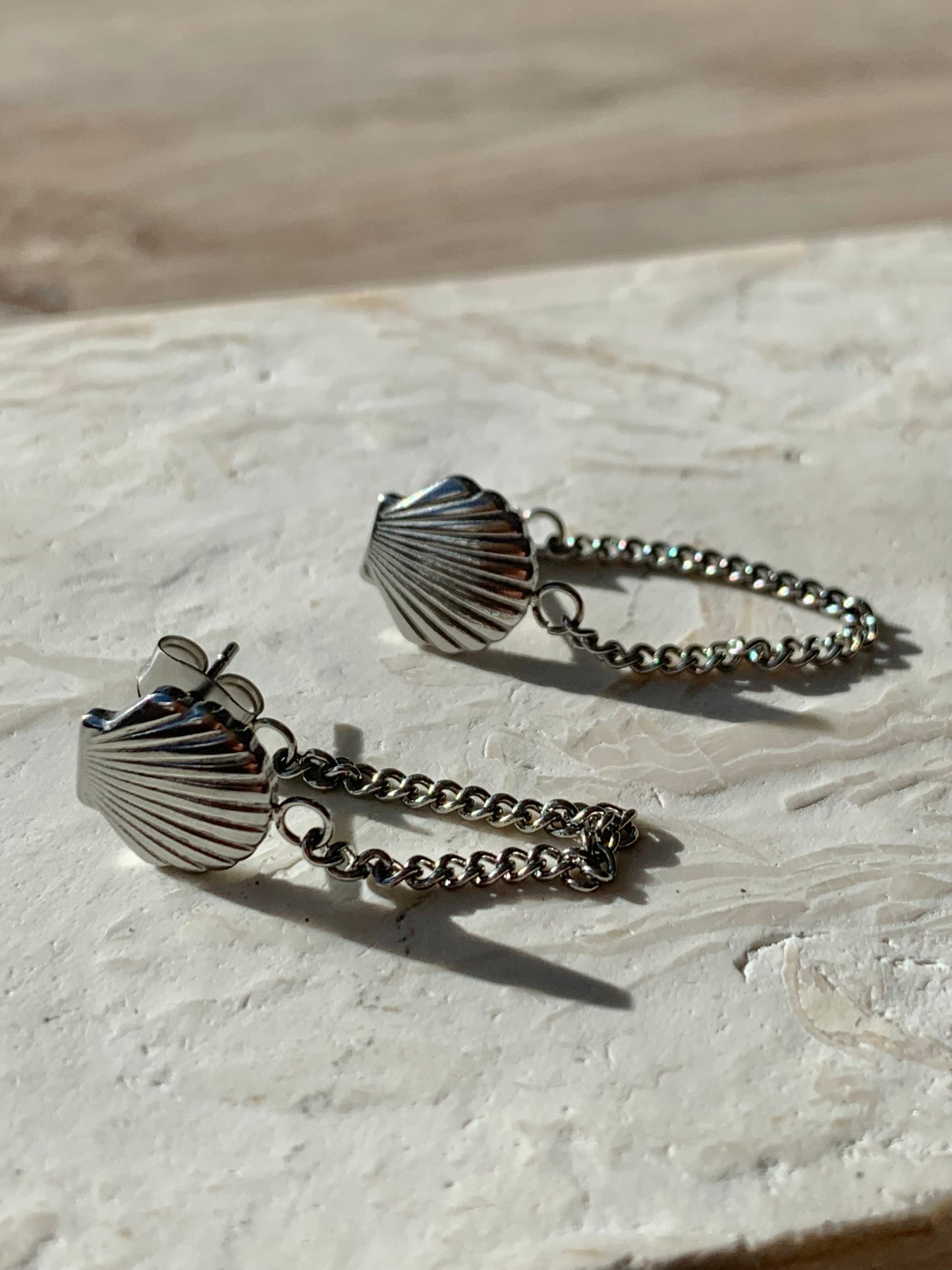 SEASHELLS CHAIN EARRINGS