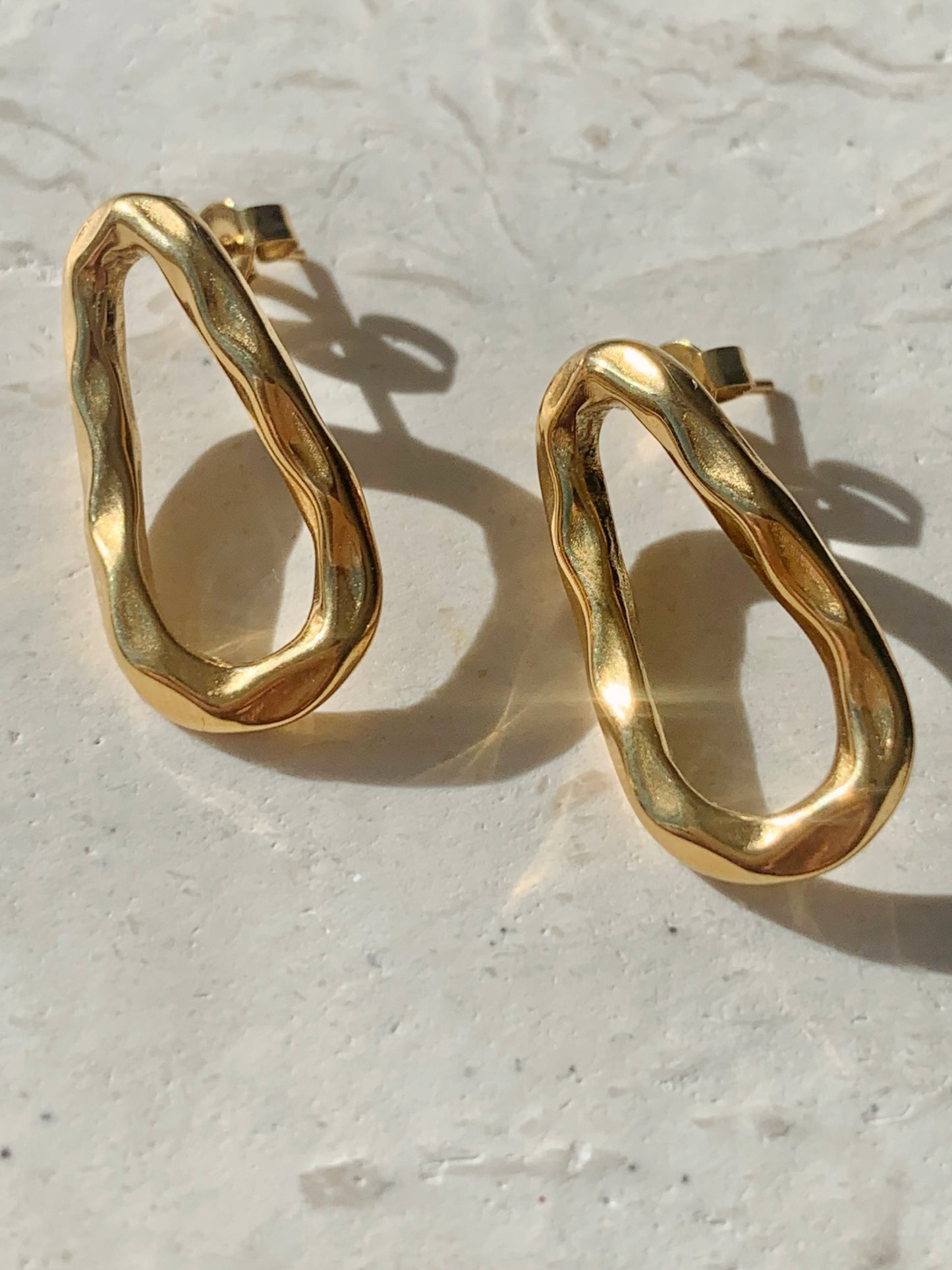 LAYLA OVAL STUD EARRINGS