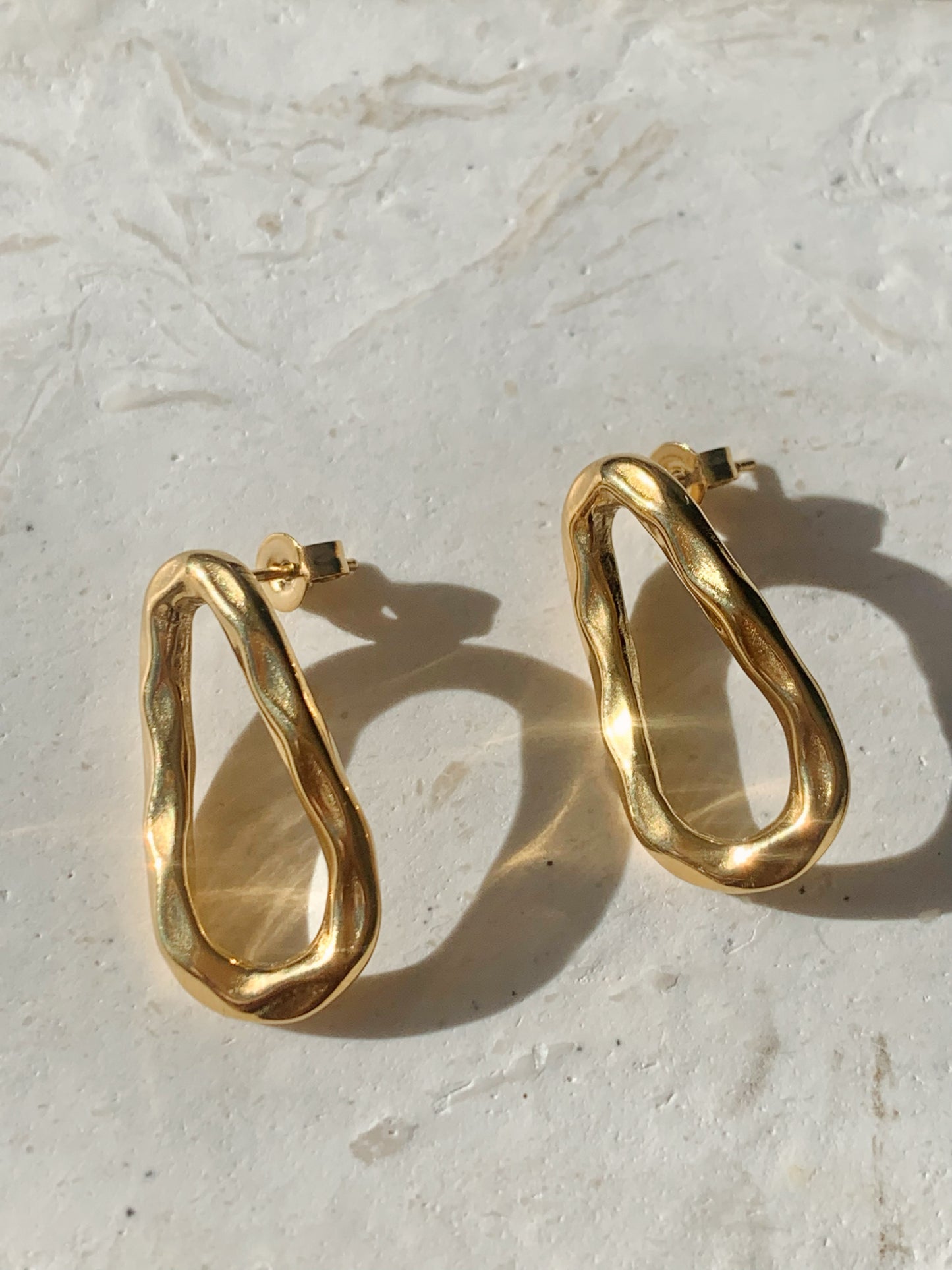 LAYLA OVAL STUD EARRINGS