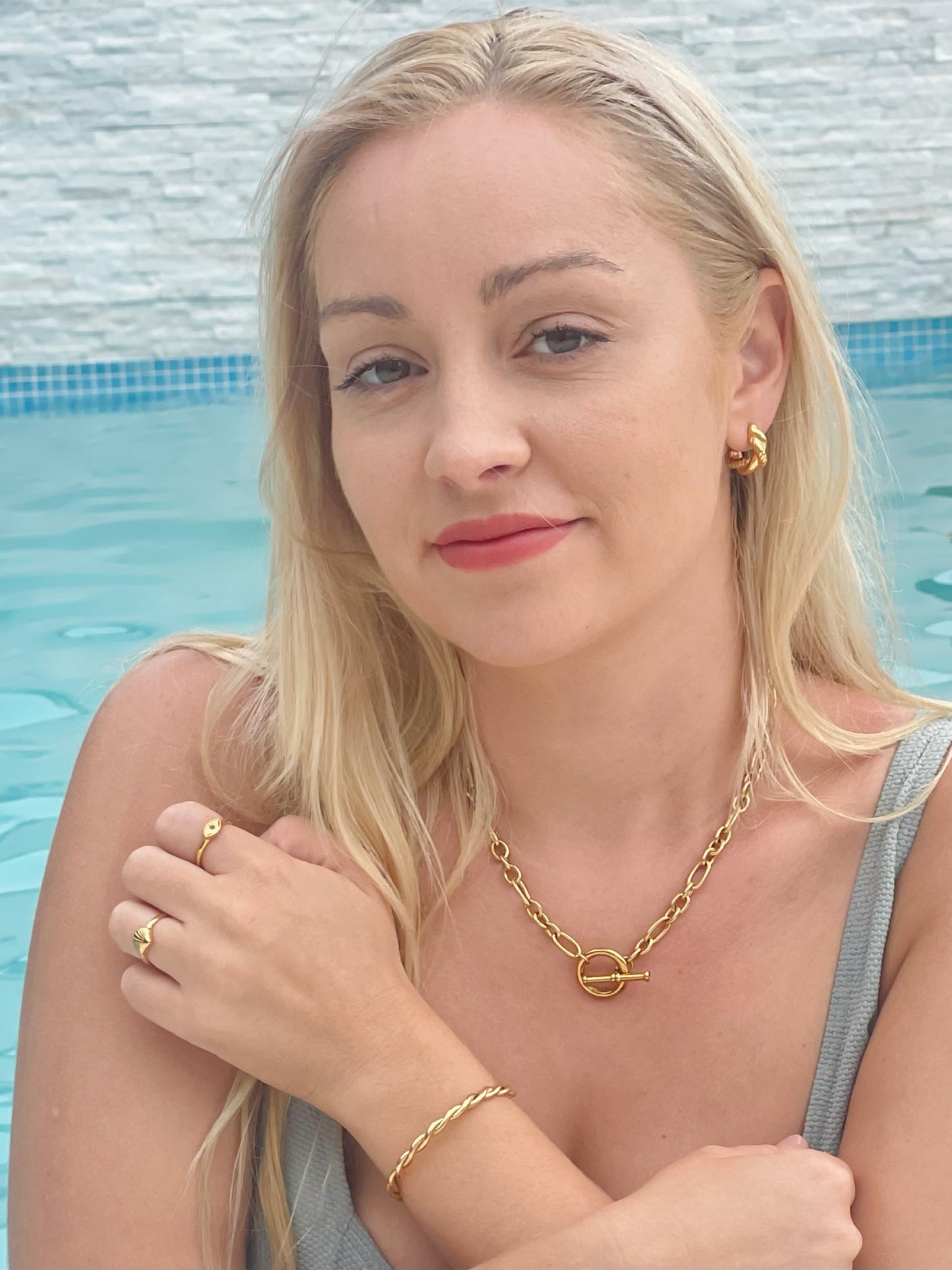 CLEODORA TWIST EARRINGS