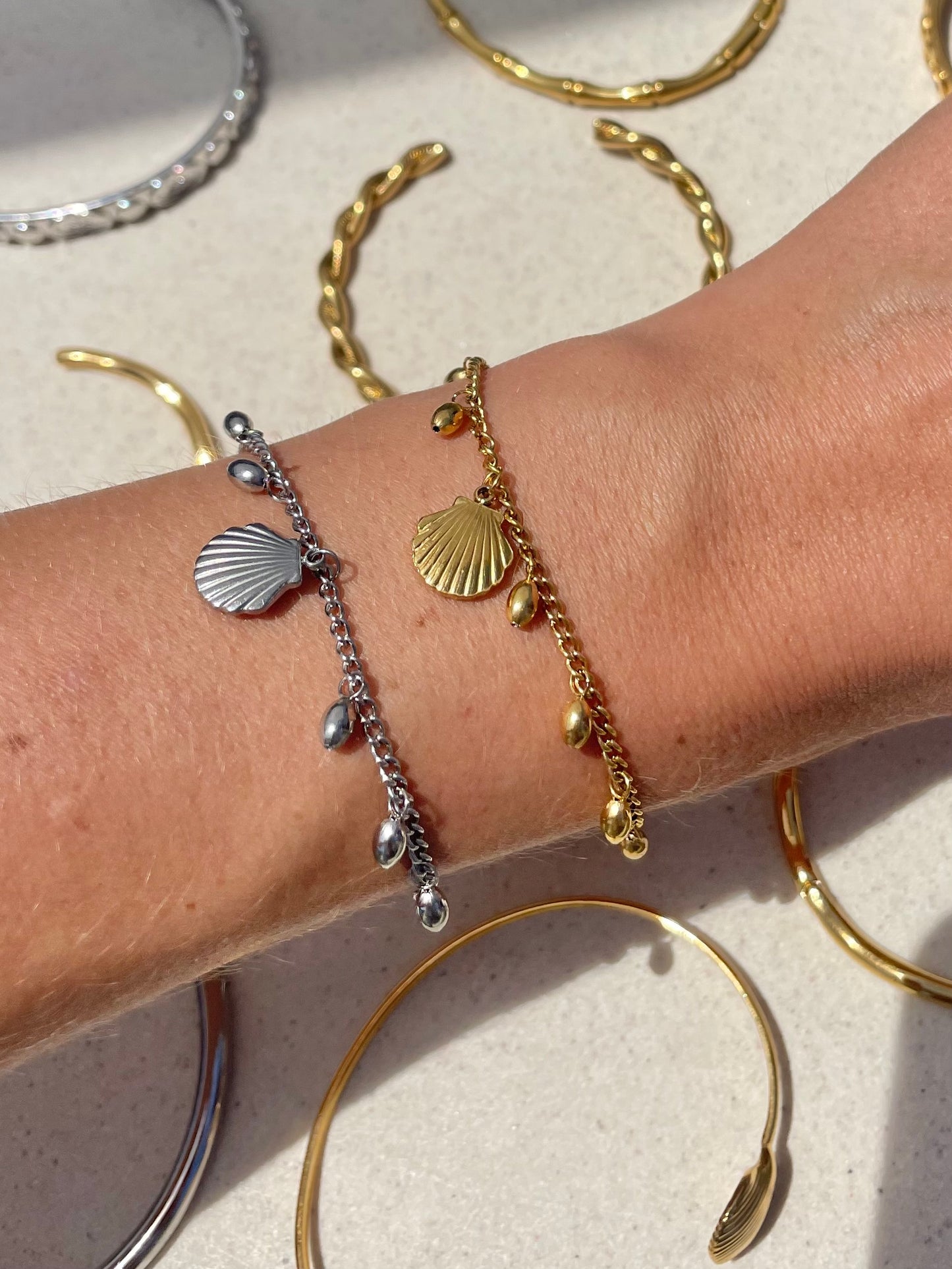 CALLIE SHELL BRACELET