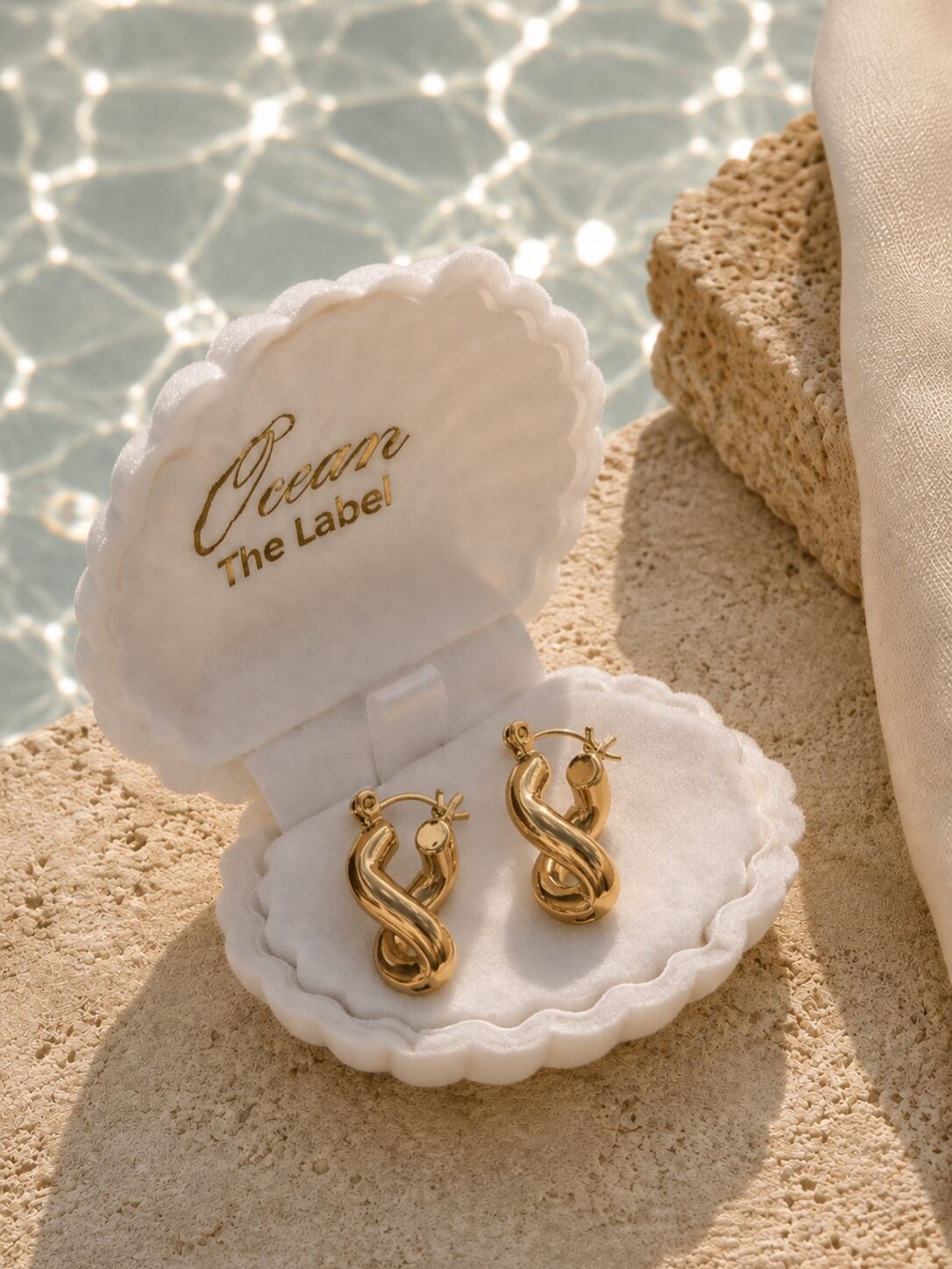FARRAH HOOP EARRINGS