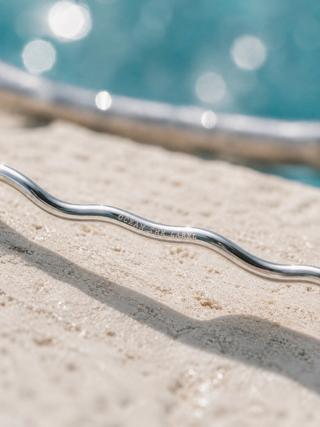 LEORA CLASP BANGLE