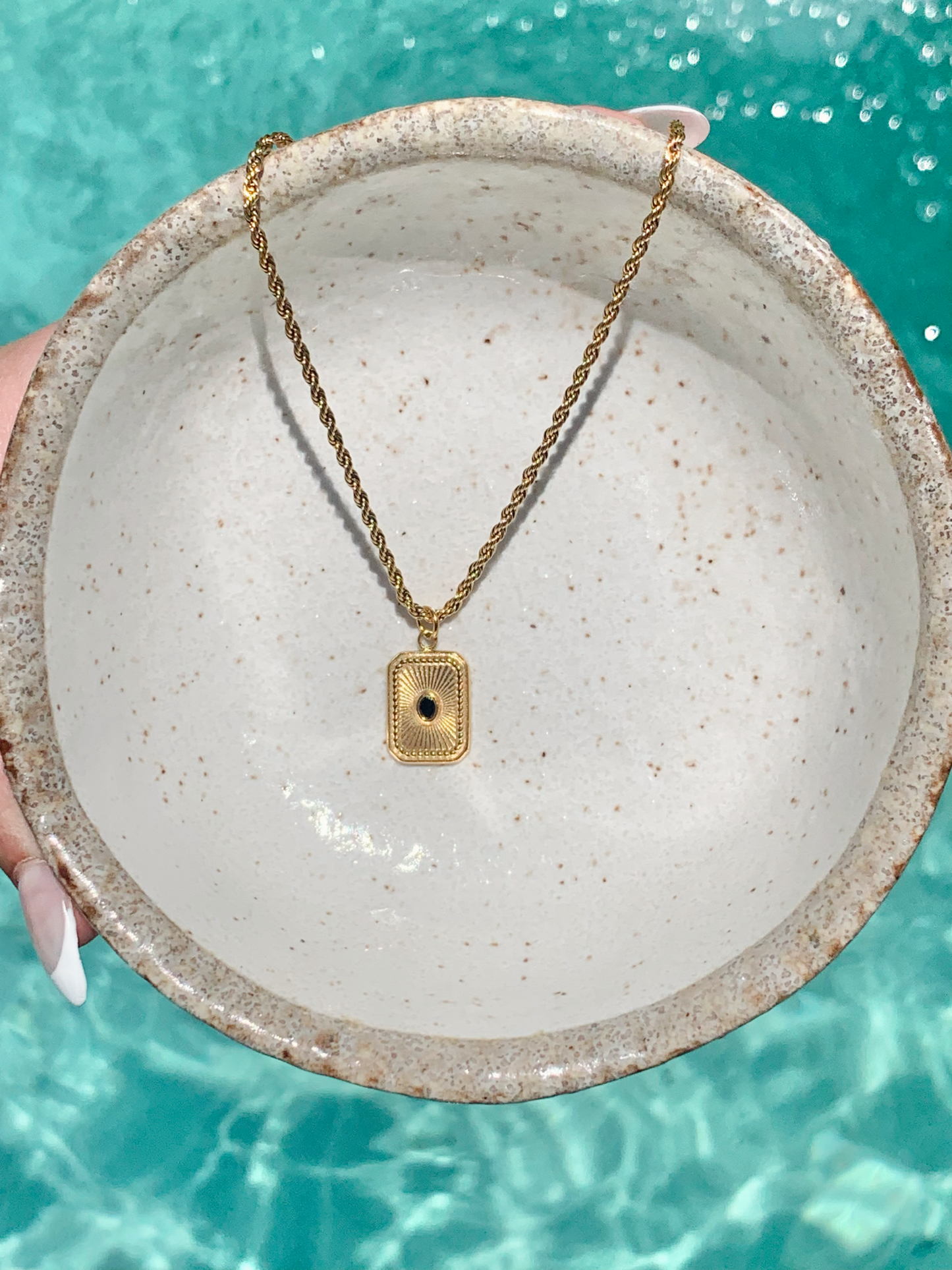 ISABELLA SUNBURST PENDANT NECKLACE