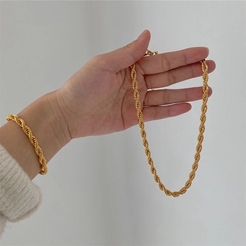 ROPE CHAIN NECKLACE