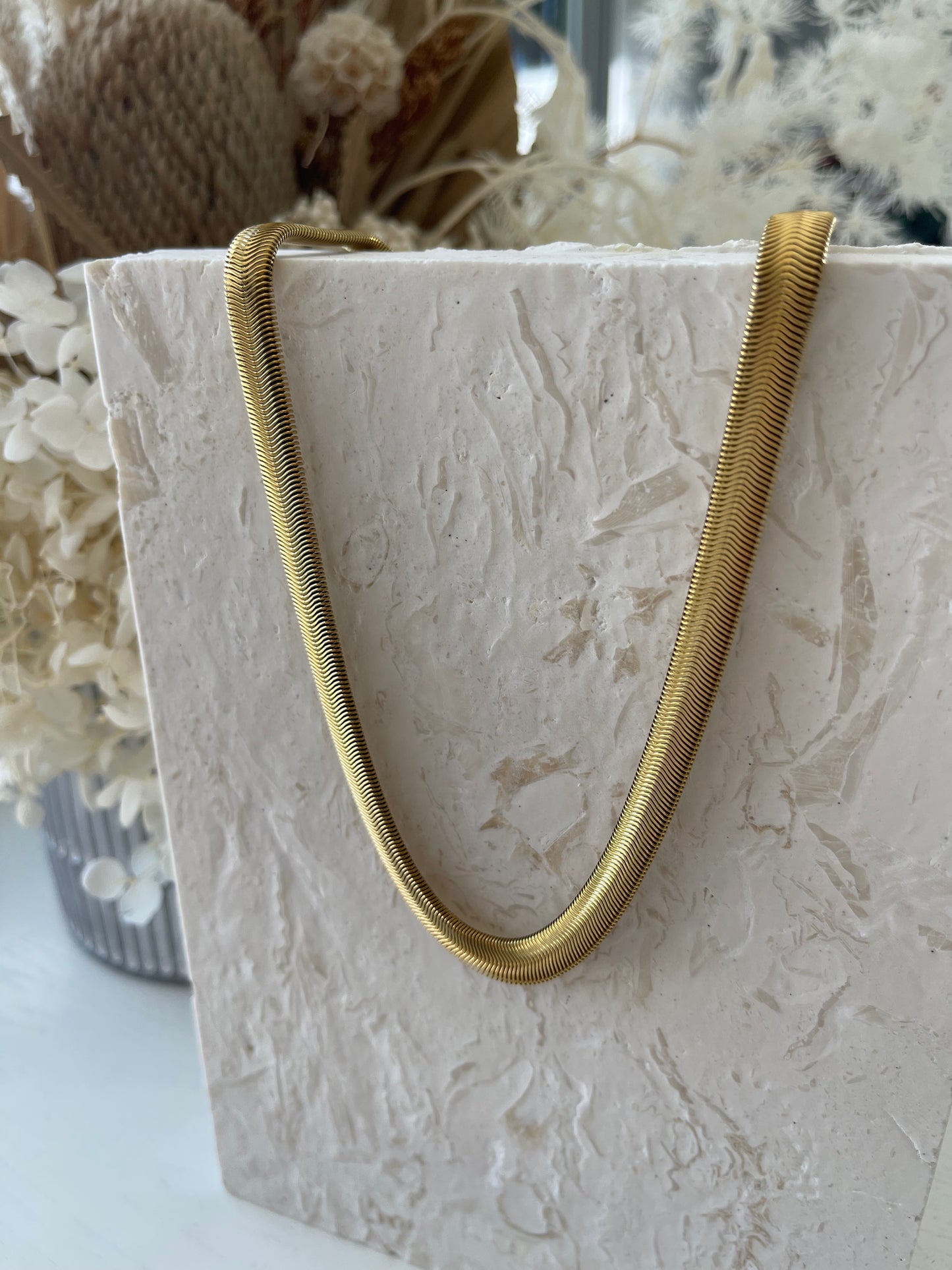 SNAKE NECKLACE