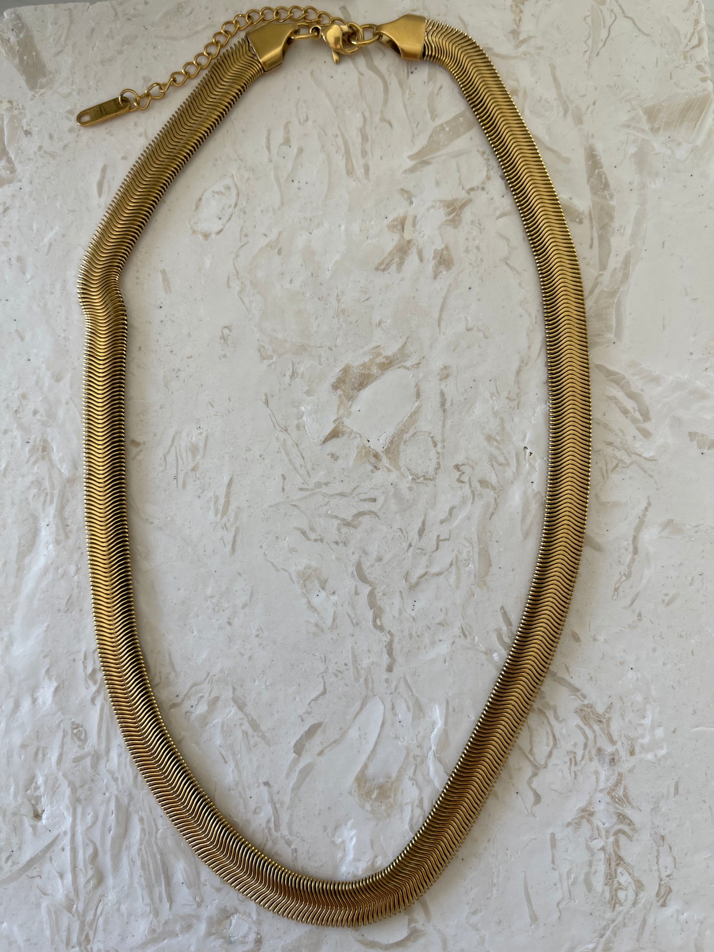SNAKE NECKLACE
