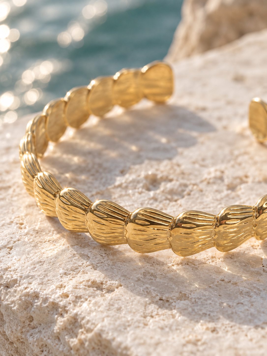 SHELL CUFF