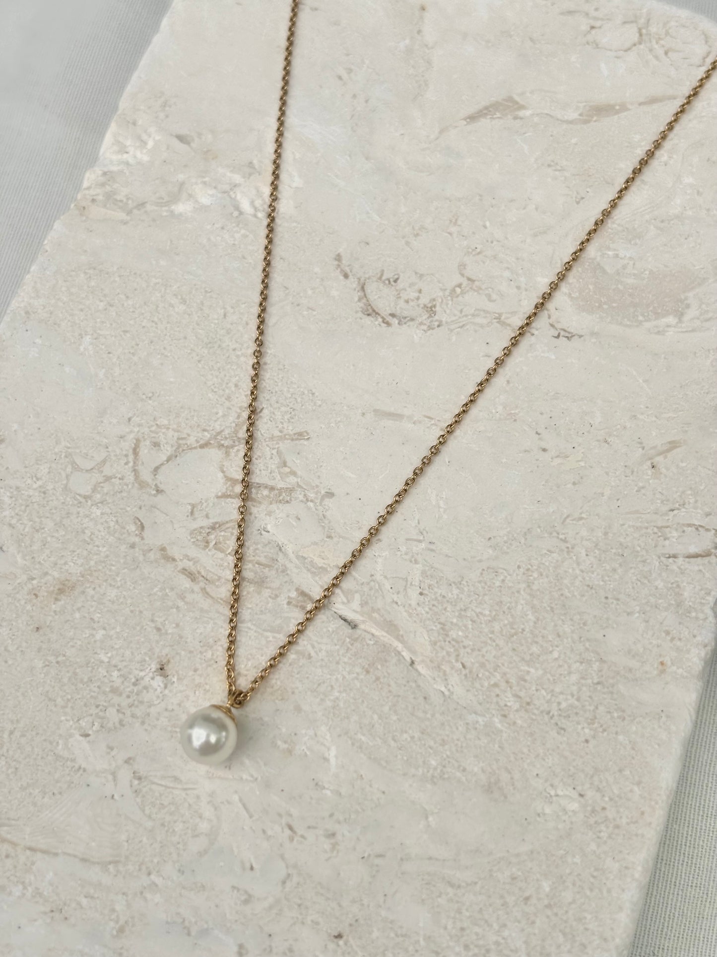 ARIEL PEARL NECKLACE
