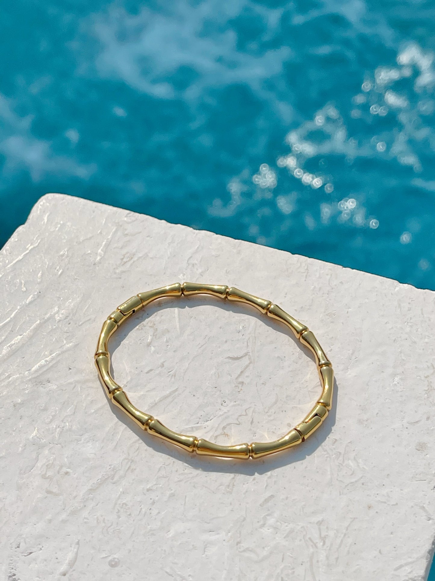 JUNO CLASP BANGLE