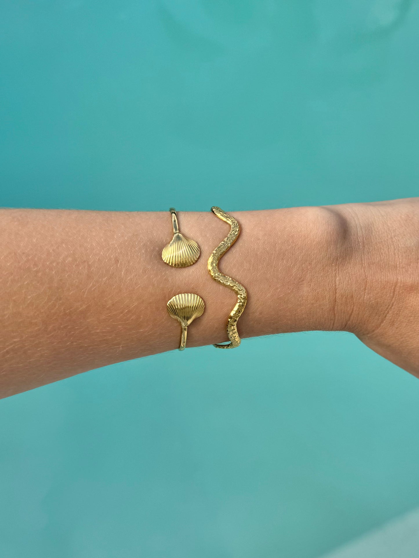 WAVE CUFF