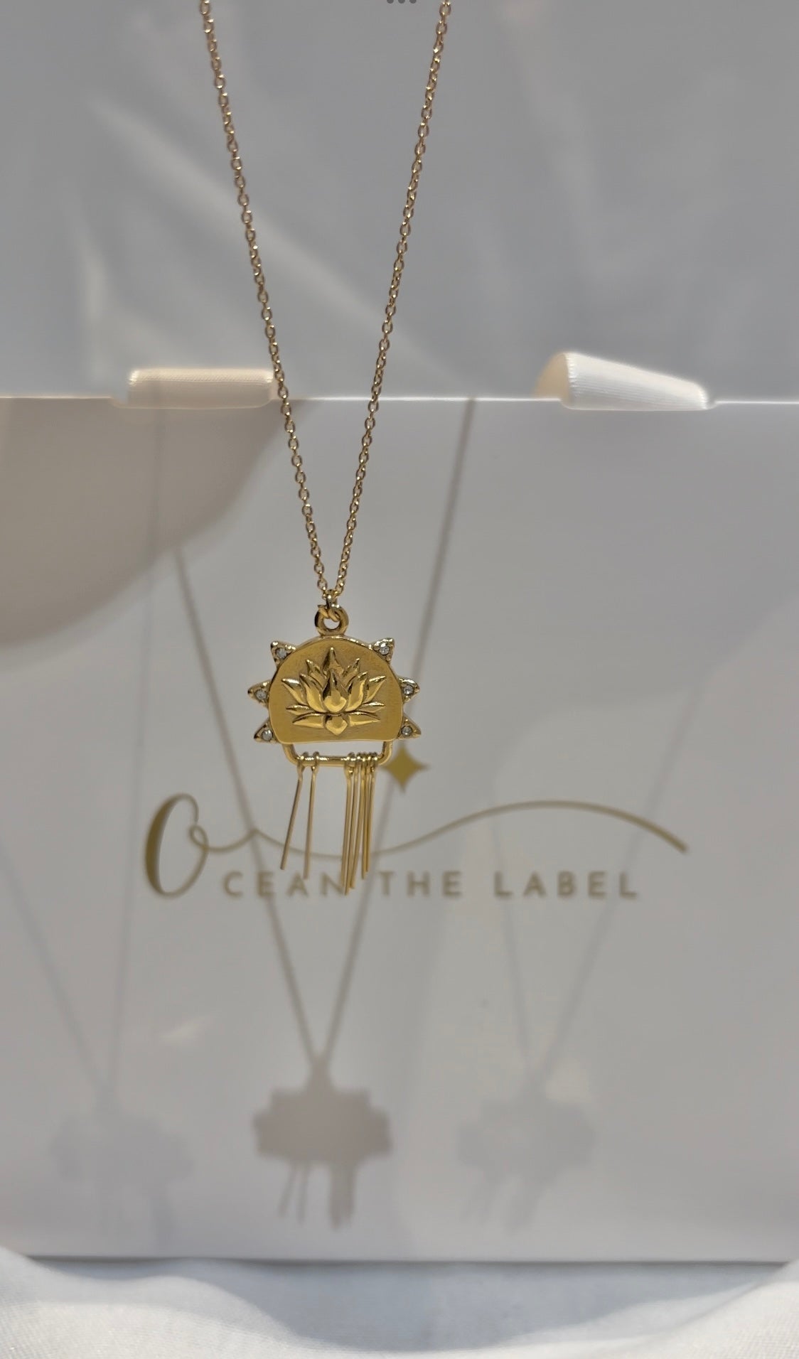 LOTUS DANGLE NECKLACE