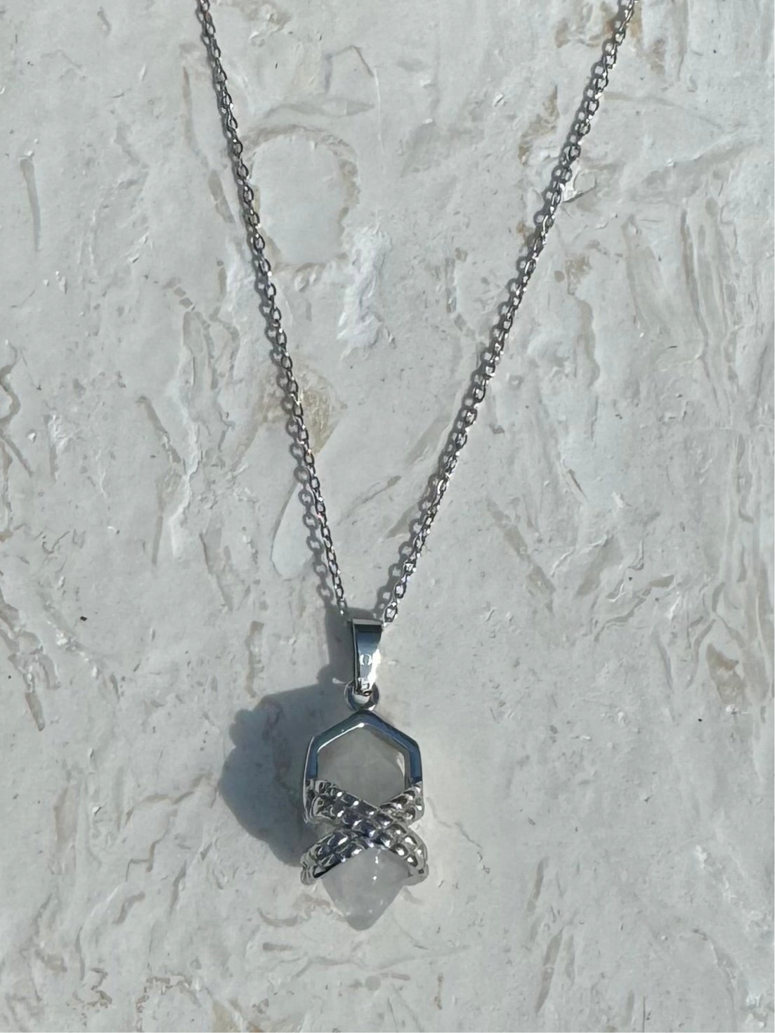 QUARTZ NECKLACE