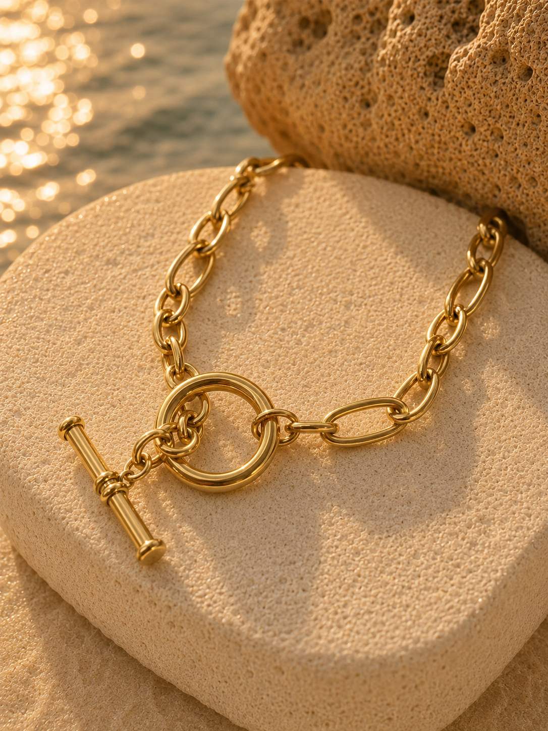 AMALFI TOGGLE NECKLACE