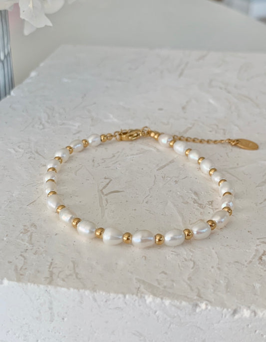 FRESHWATER PEARL BRACELET