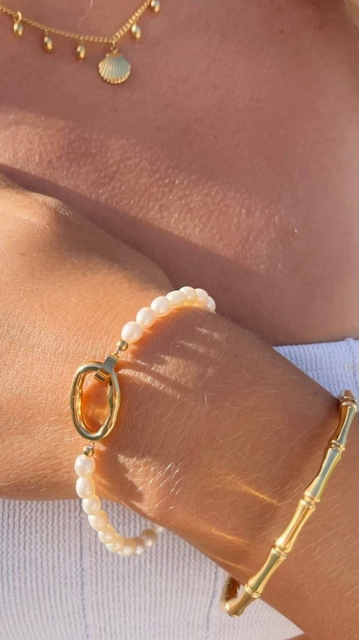 JUNO CLASP BANGLE