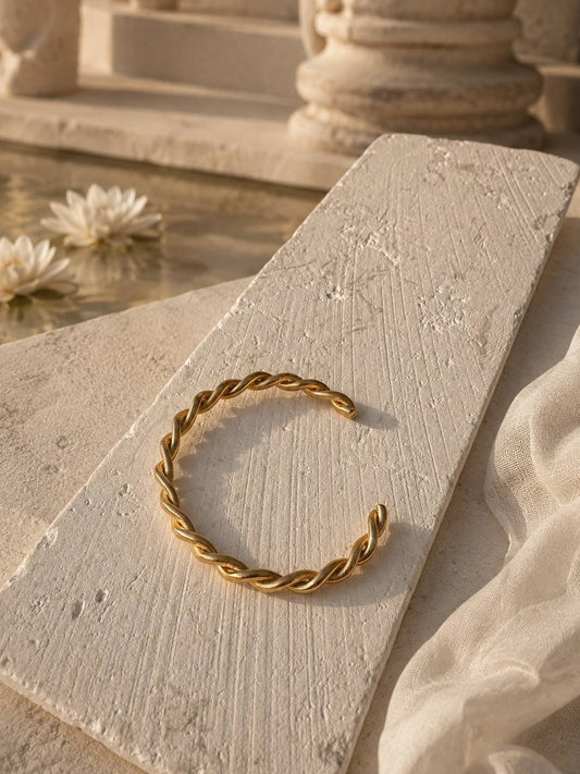 GOLD TWIST BANGLE