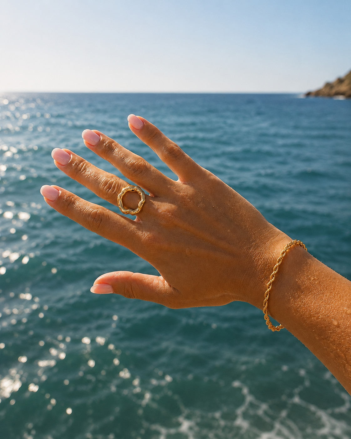 GOLDEN GODDESS RING