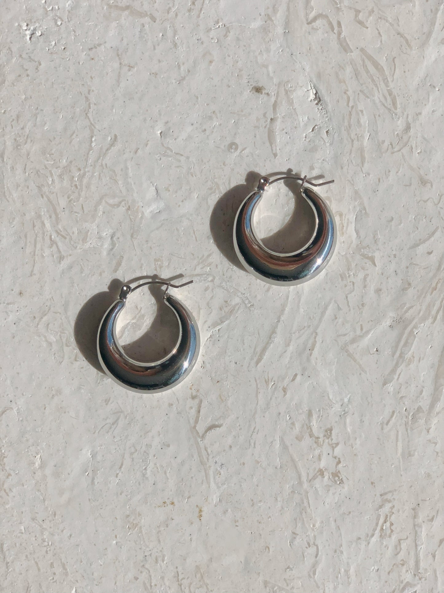 CORALINE HOOP EARRINGS