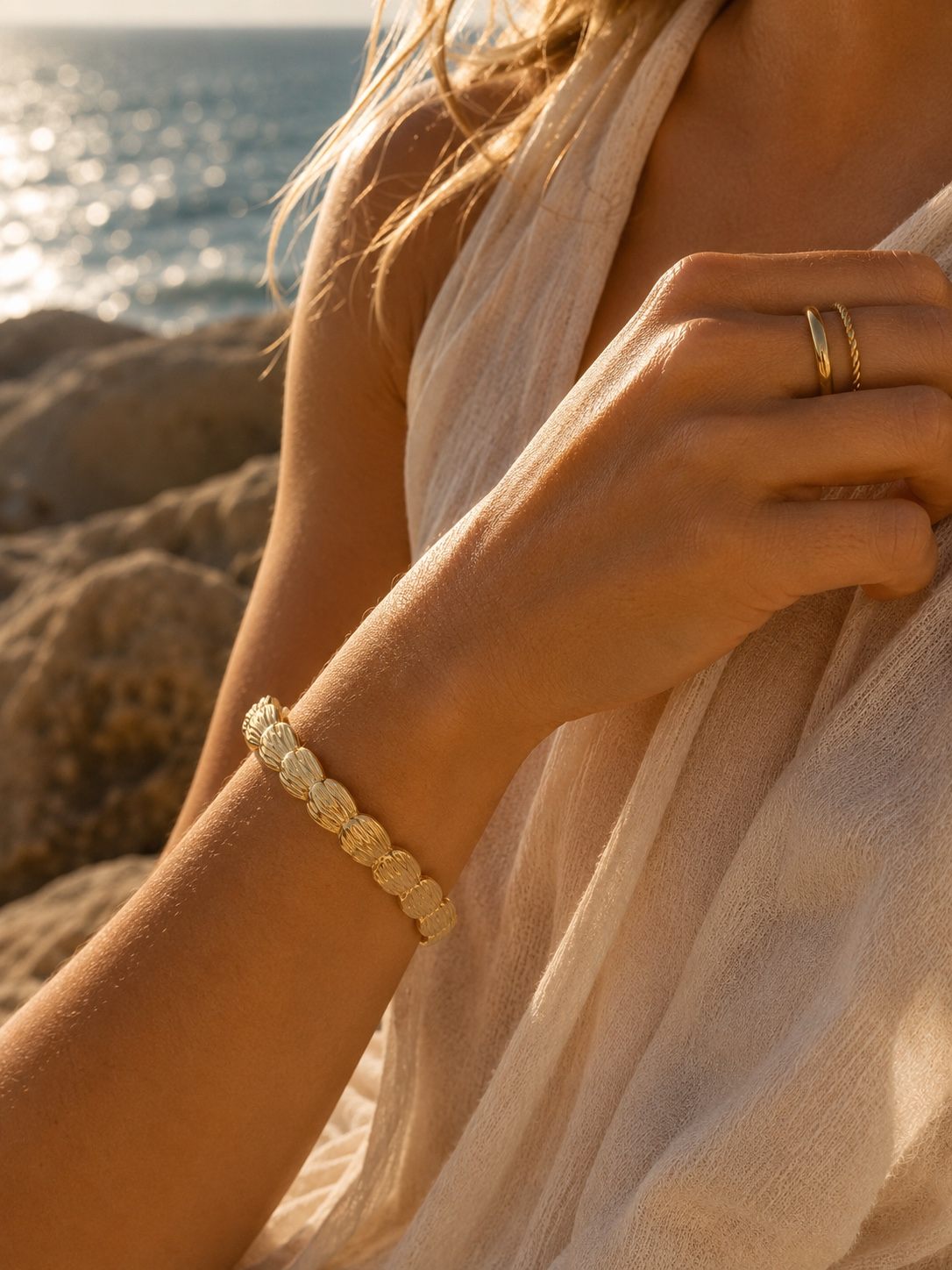 SHELL CUFF