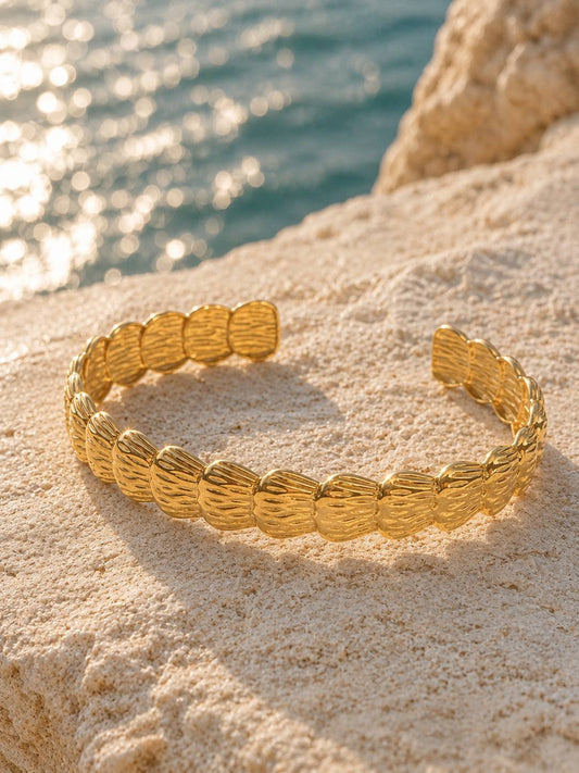 SHELL CUFF
