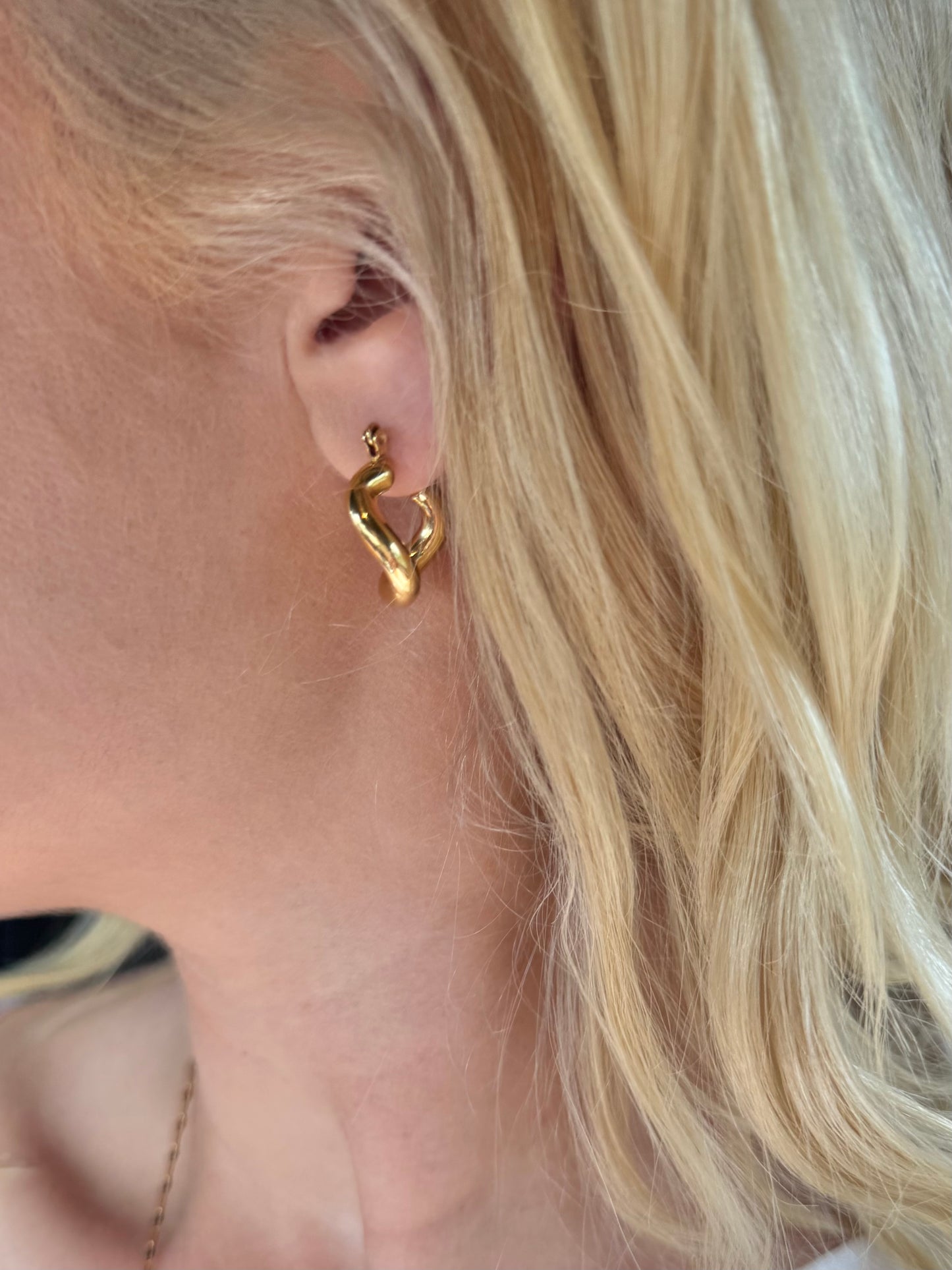 FARRAH HOOP EARRINGS