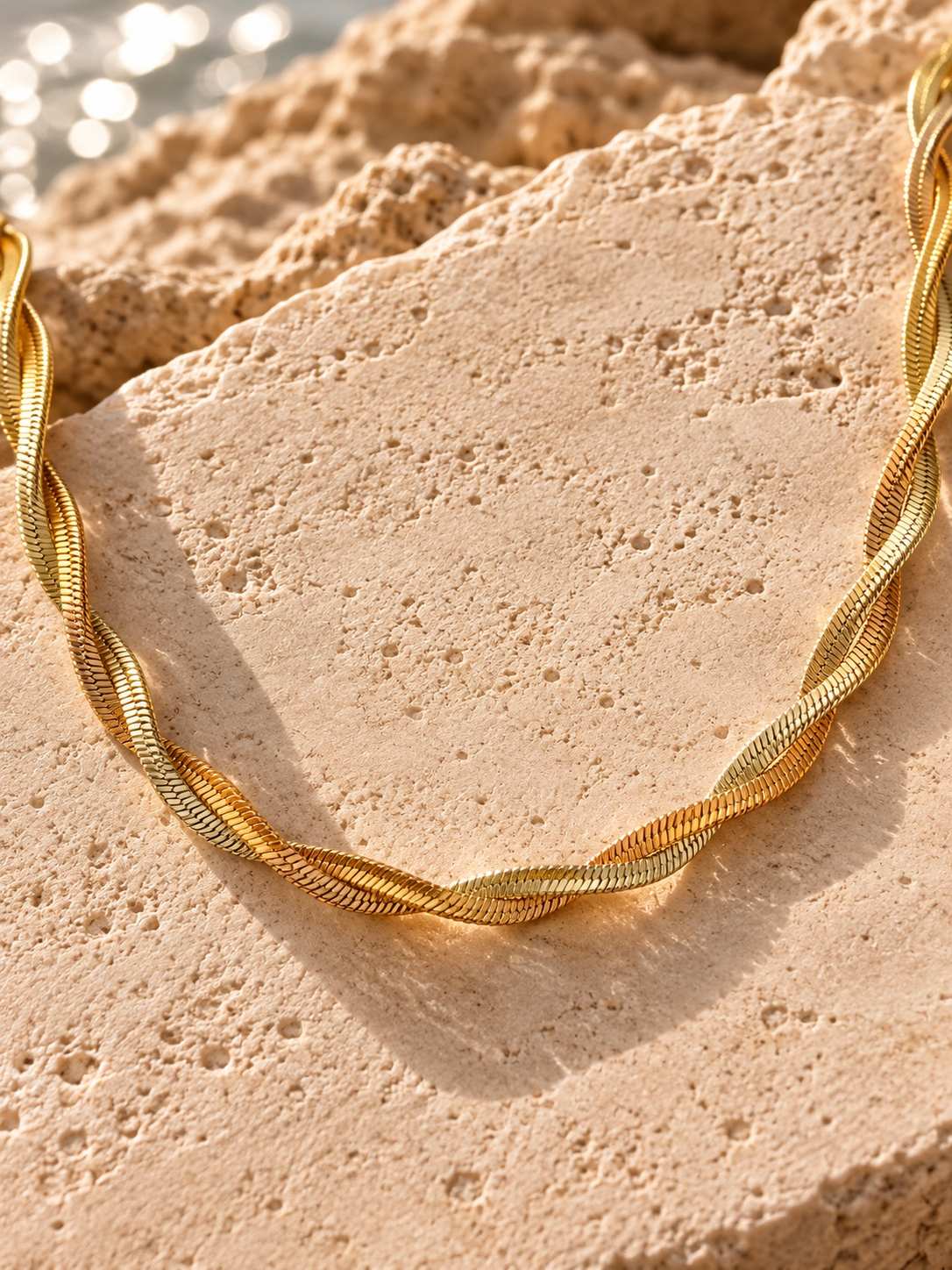 TWISTED HERRINGBONE CHAIN NECKLACE