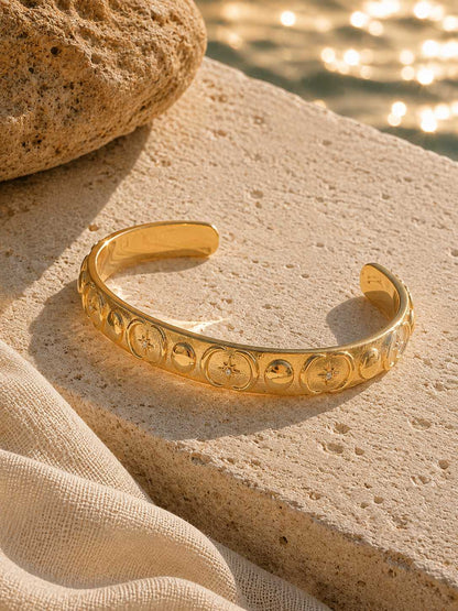 CRESCENT CUFF