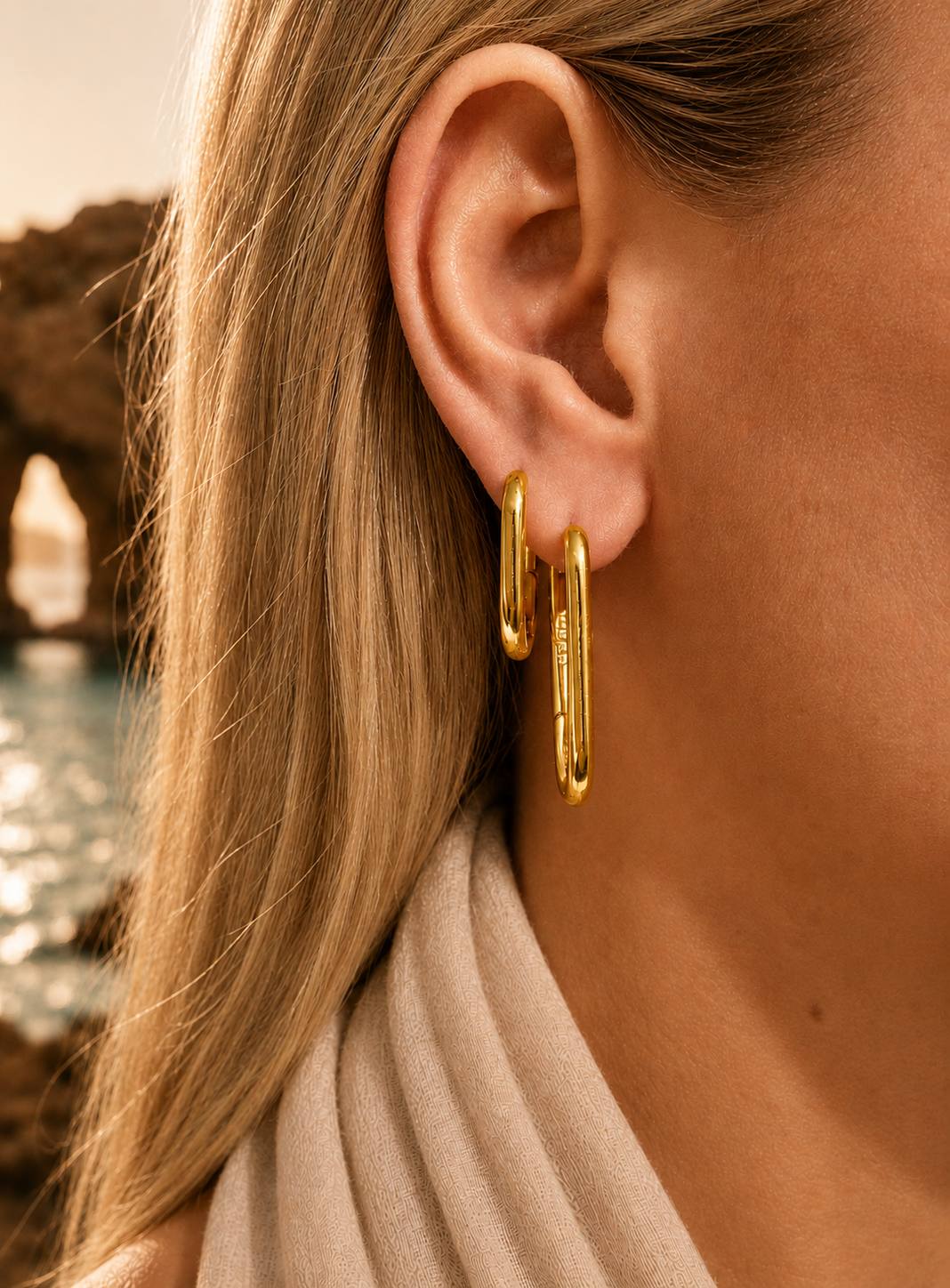 AURA OVAL HOOP EARRINGS