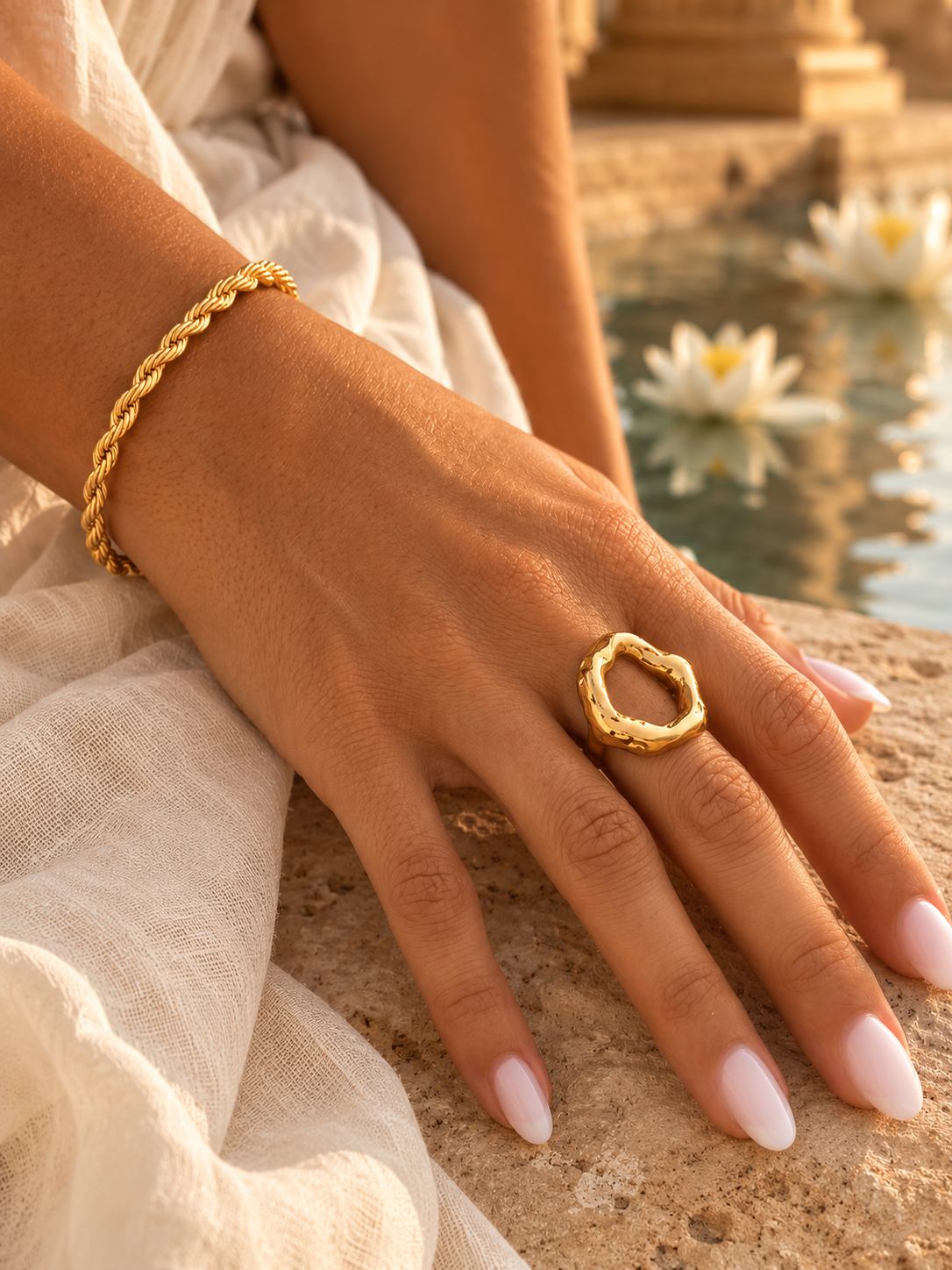 GOLDEN GODDESS RING