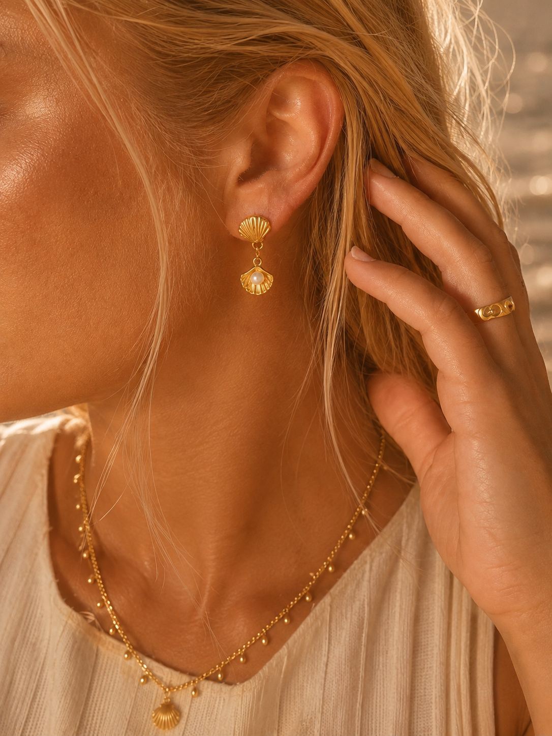 PEARL CLAM SHELL EARRINGS