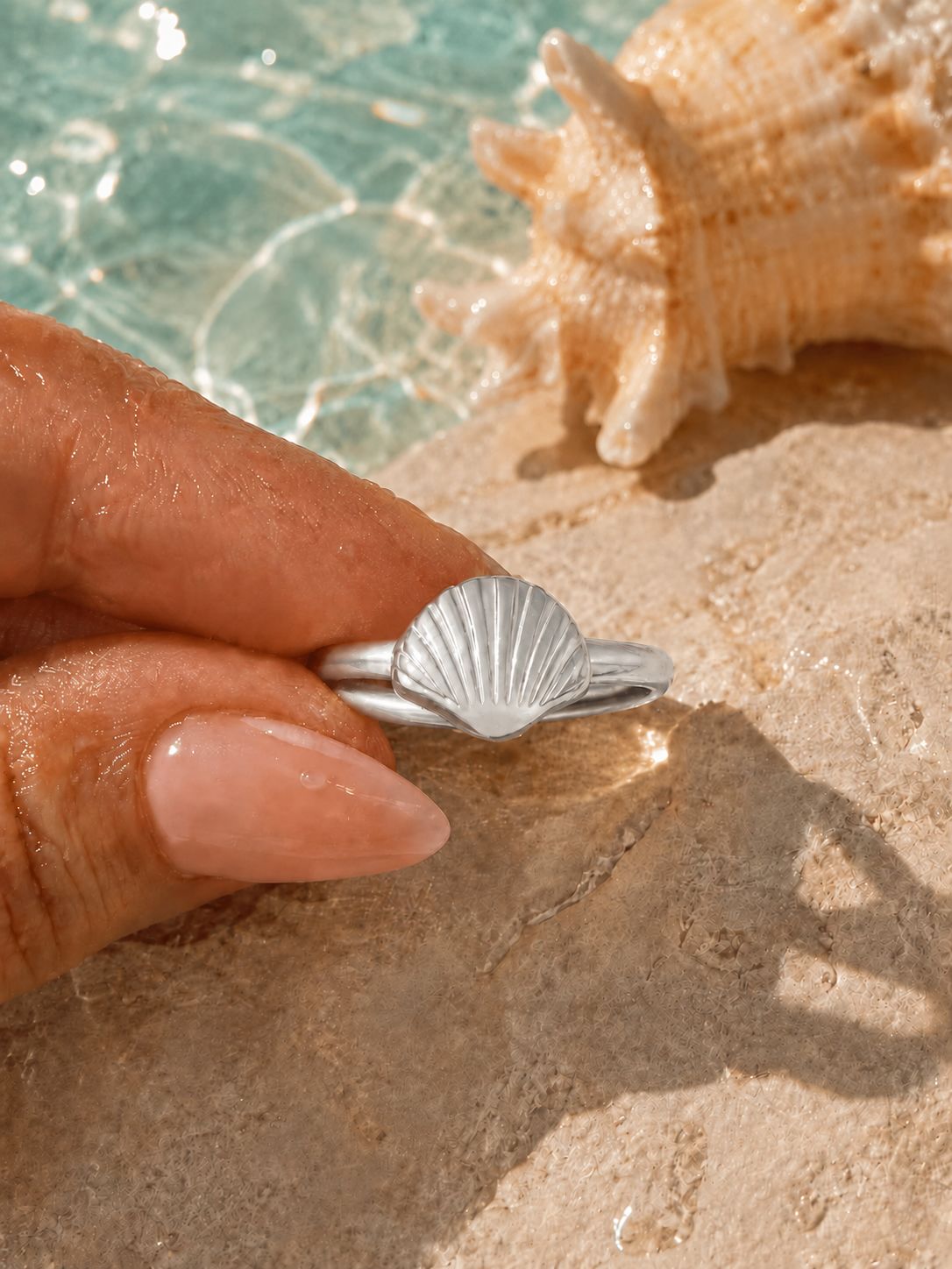 a silver seashell ring waterproof everyday ring