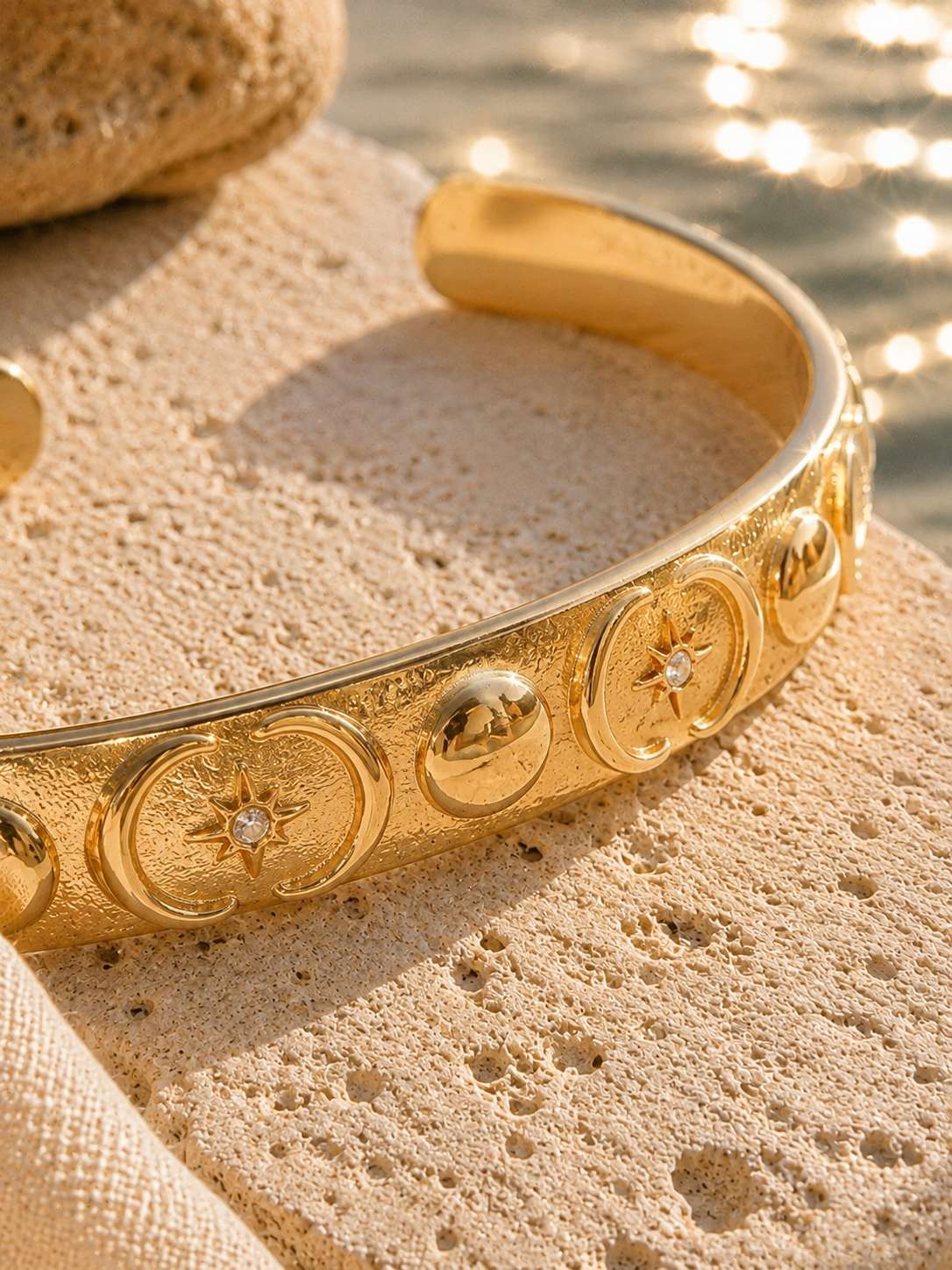 CRESCENT CUFF