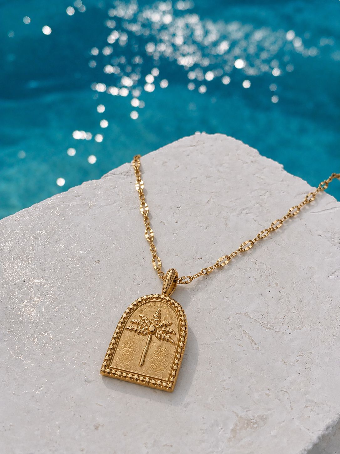 PALM TREE PARADISE NECKLACE