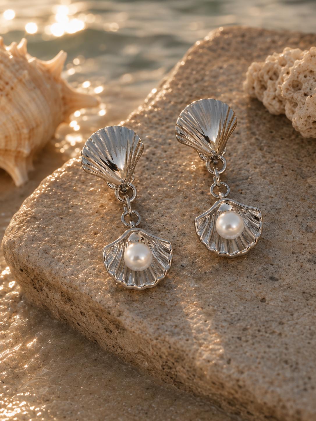 PEARL CLAM SHELL EARRINGS