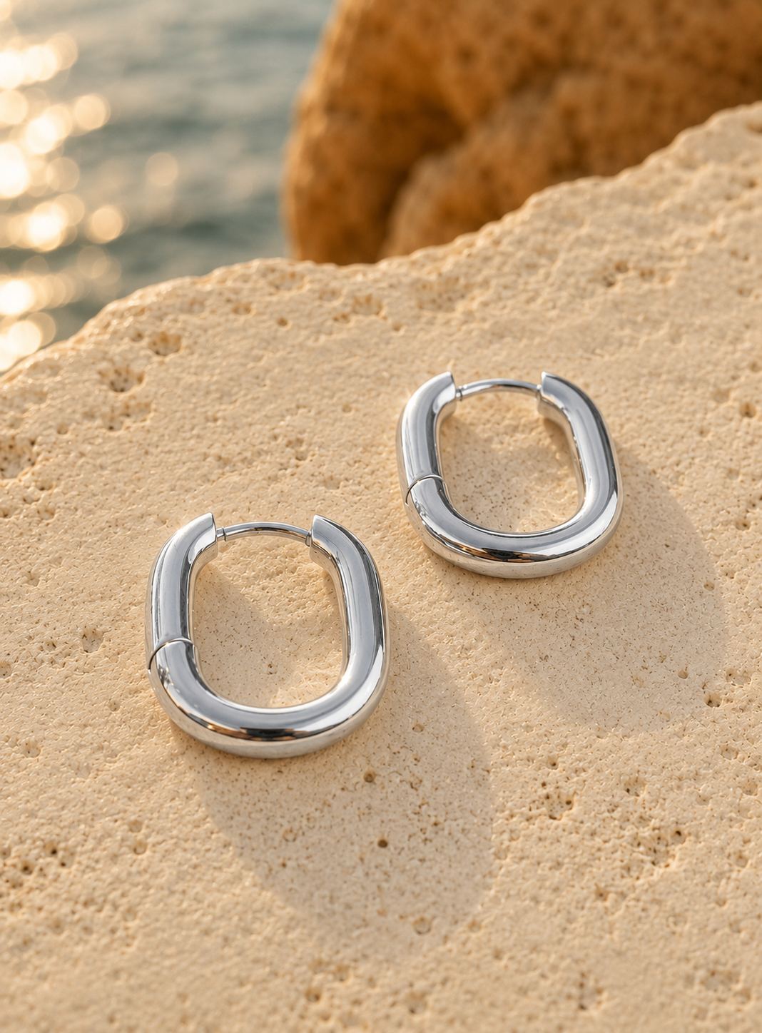 AURA OVAL HOOP EARRINGS