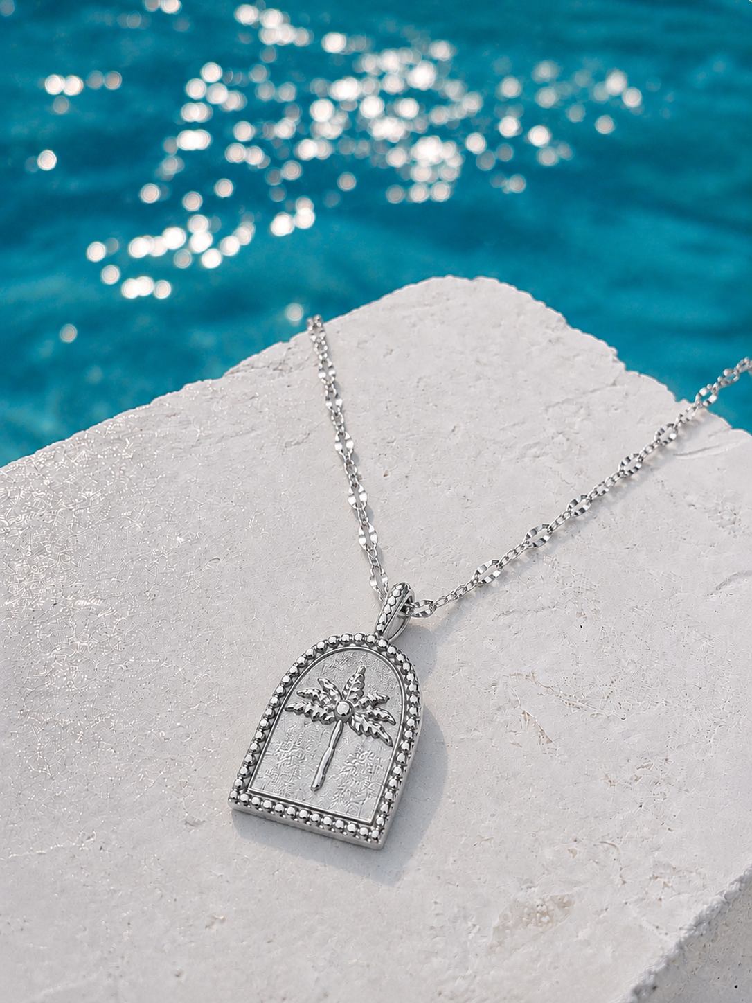 PALM TREE PARADISE NECKLACE