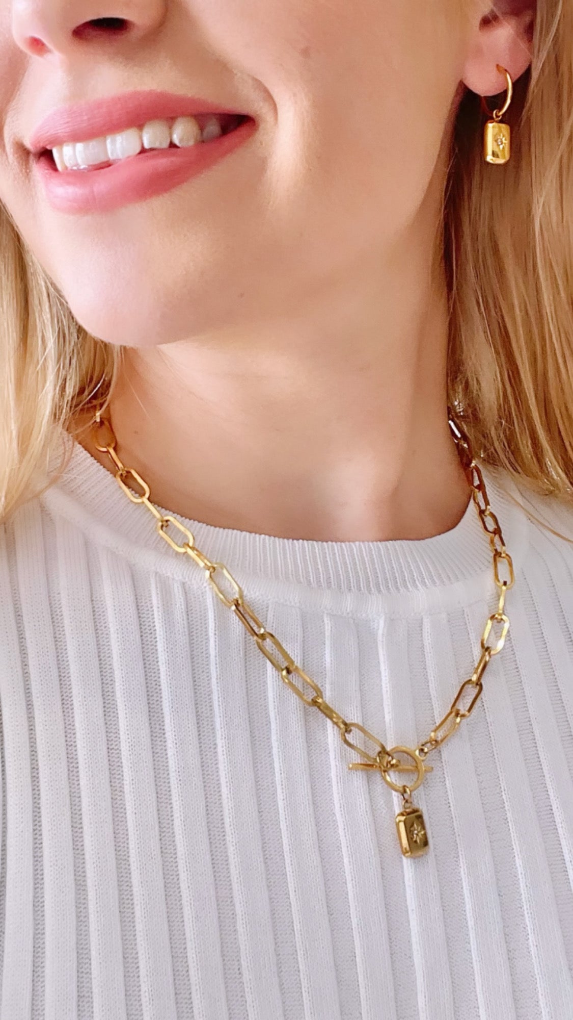 STAR CHARM NECKLACE