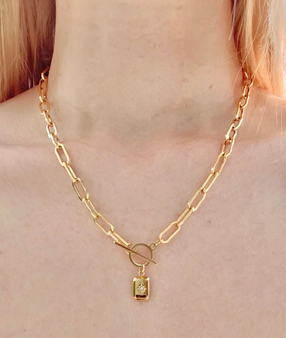 STAR CHARM NECKLACE