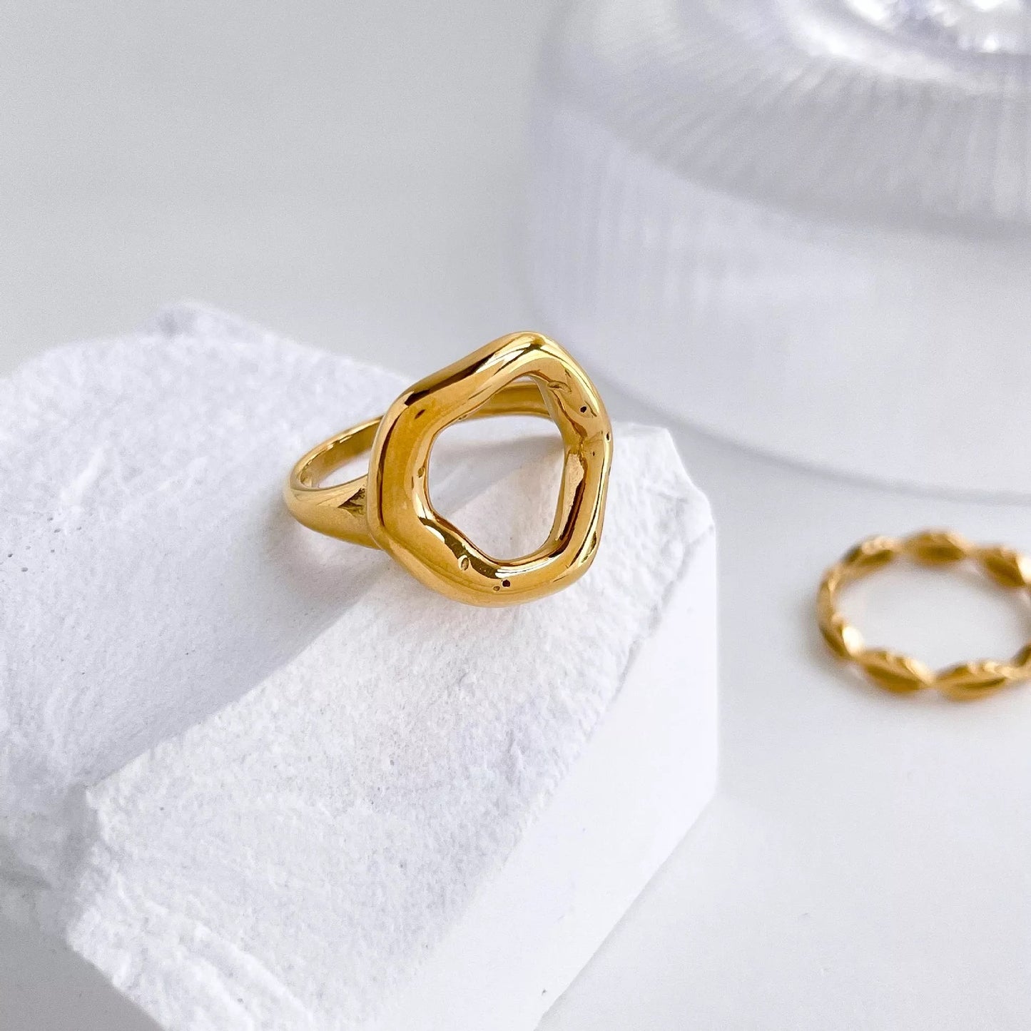 GOLDEN GODDESS RING