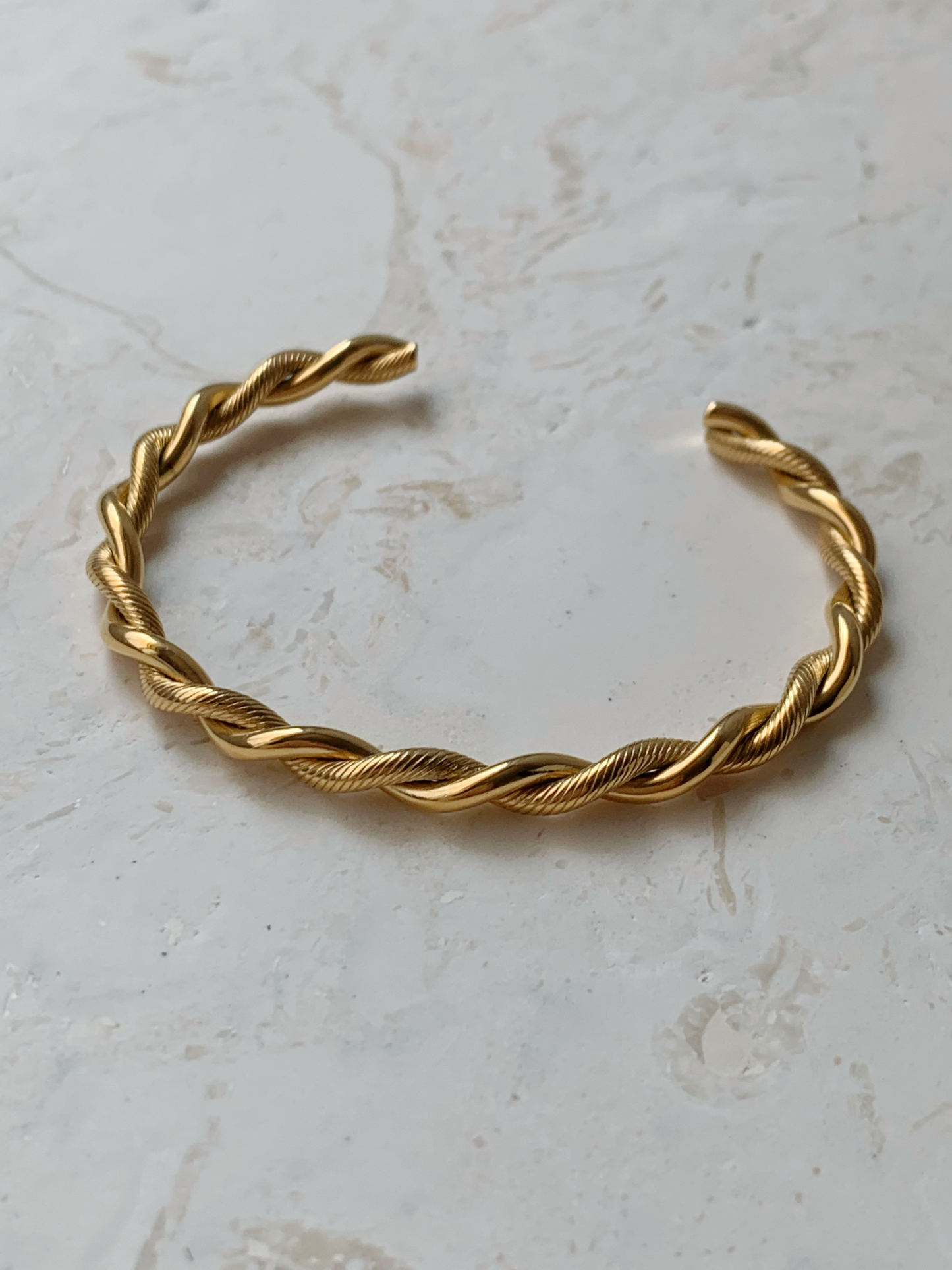 GOLD TWIST BANGLE